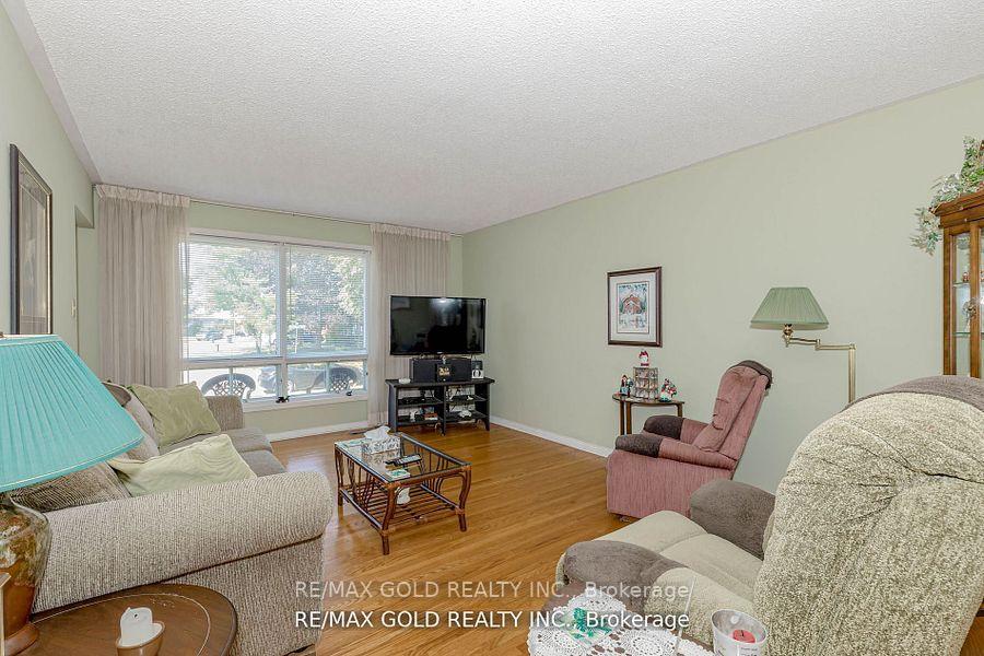 Photo 19 of 31 Fallingdale Crescent, Brampton, Southgate — HOMEH
