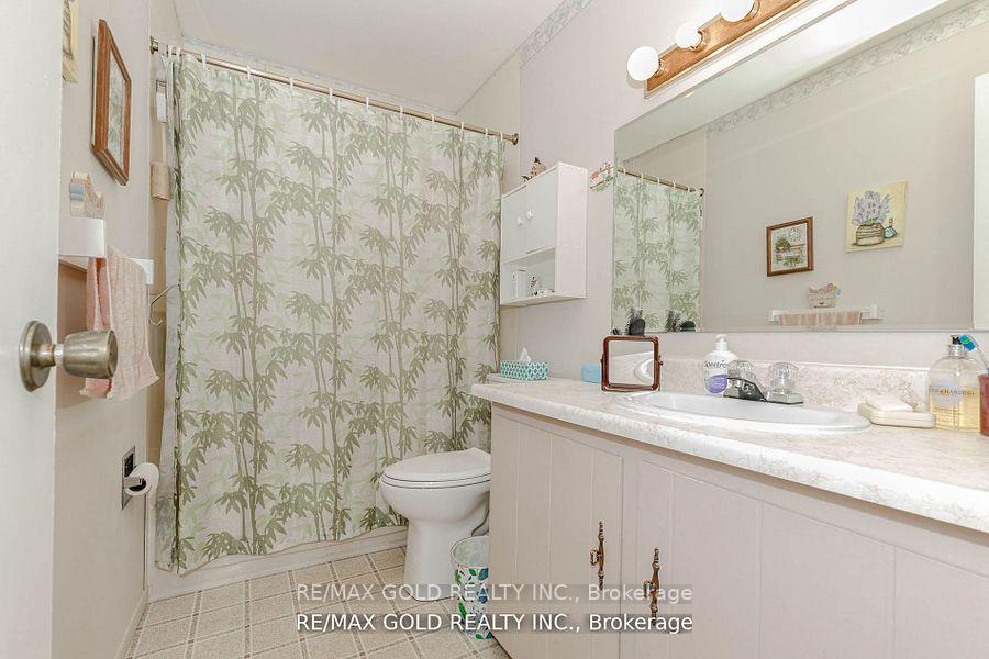 Photo 25 of 31 Fallingdale Crescent, Brampton, Southgate — HOMEH