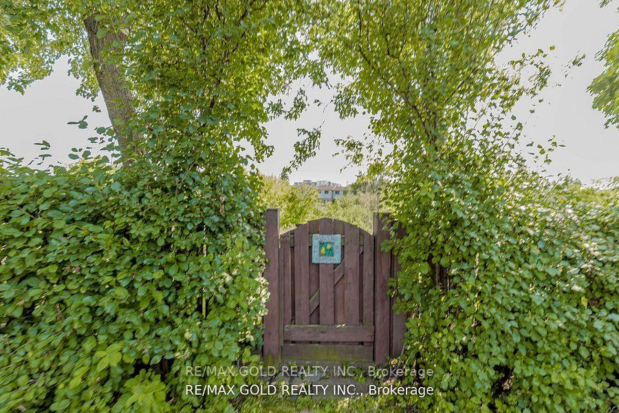 Photo 37 of 31 Fallingdale Crescent, Brampton, Southgate — HOMEH