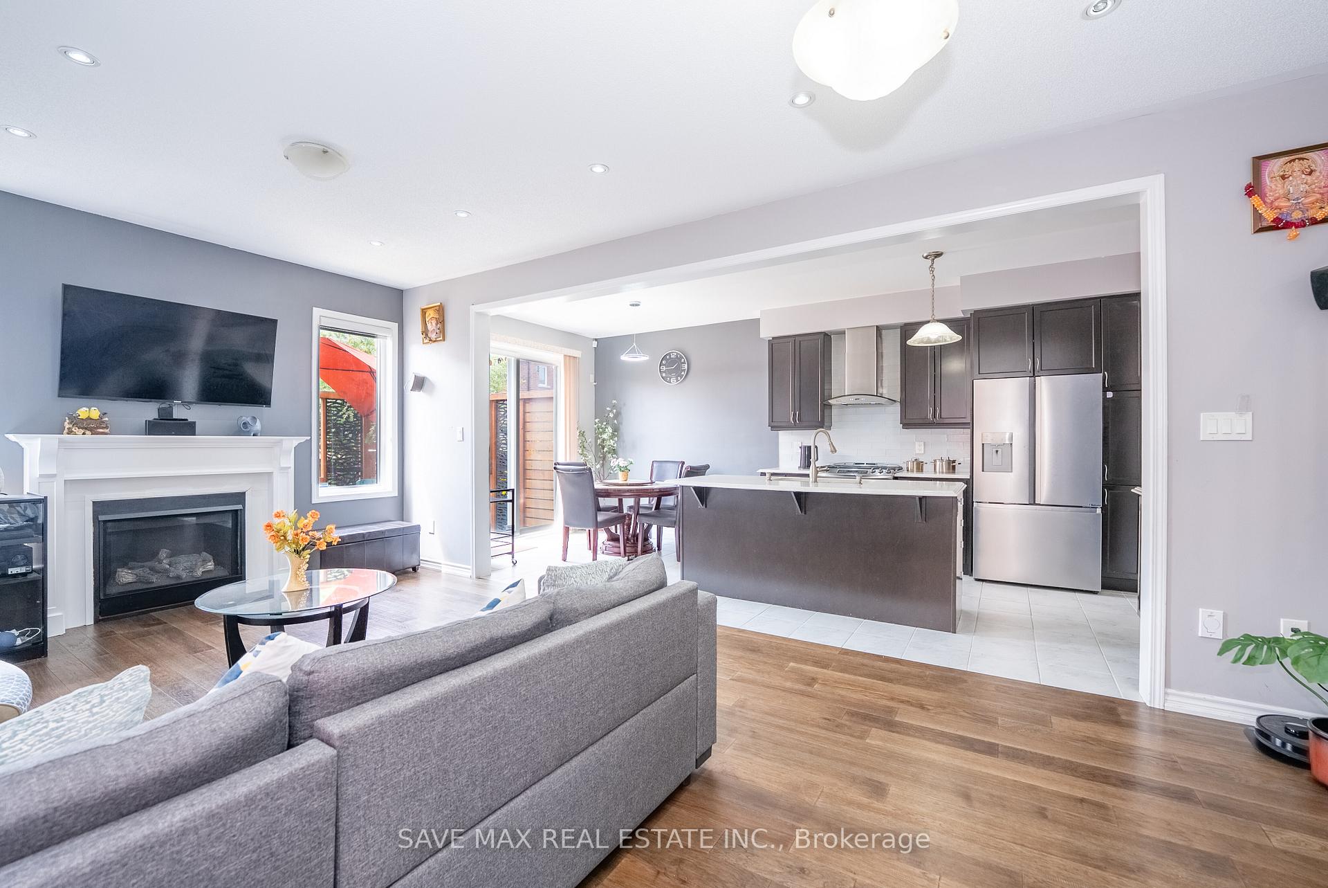 Photo 5 of 30 Polstar Road, Brampton, Northwest Brampton — HOMEH