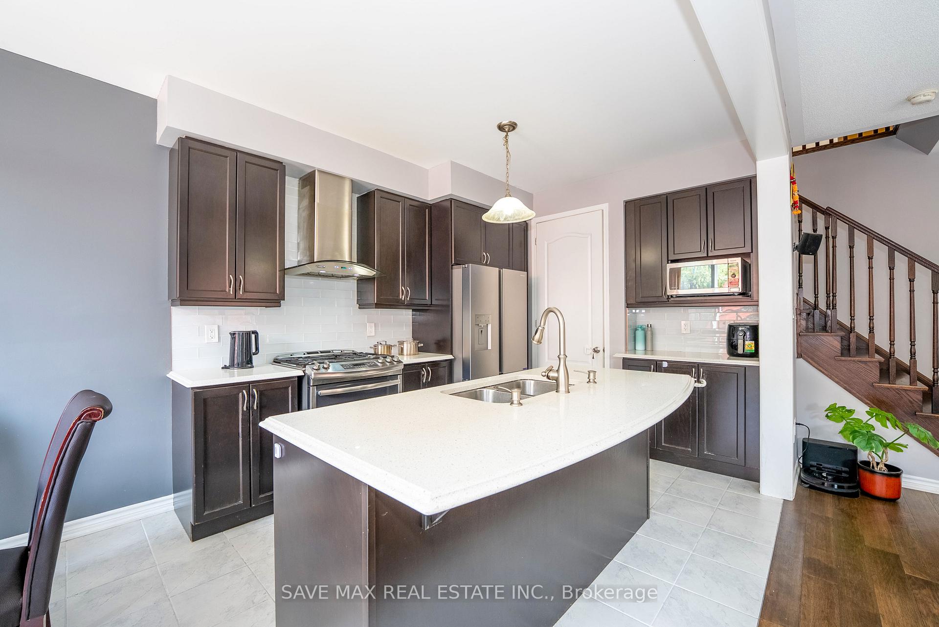 Photo 9 of 30 Polstar Road, Brampton, Northwest Brampton — HOMEH