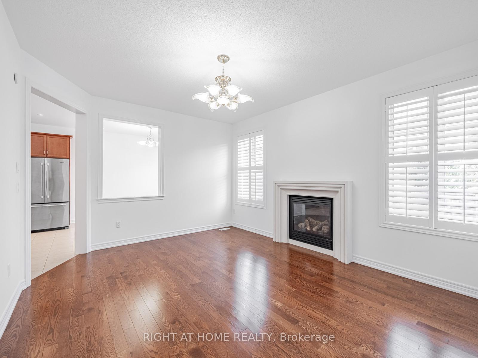 Photo 13 of 9 Lisson Crescent, Brampton, Credit Valley — HOMEH