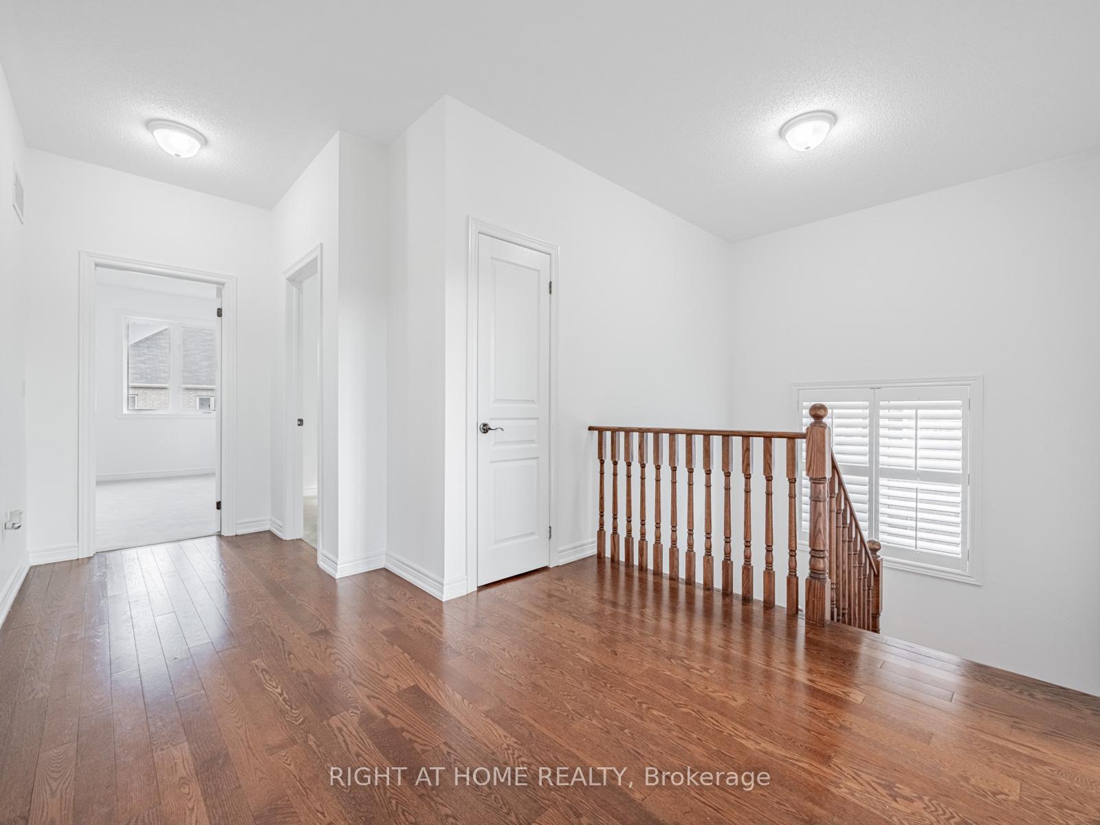 Photo 17 of 9 Lisson Crescent, Brampton, Credit Valley — HOMEH