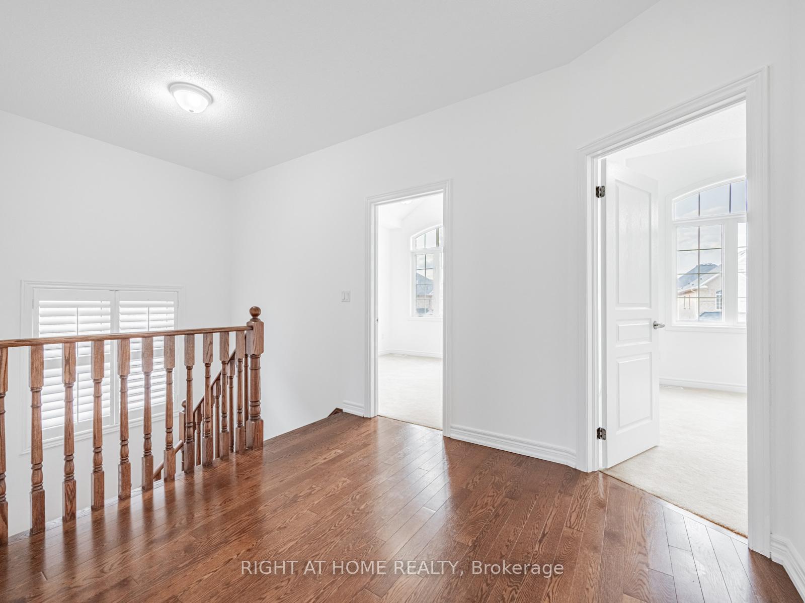 Photo 18 of 9 Lisson Crescent, Brampton, Credit Valley — HOMEH