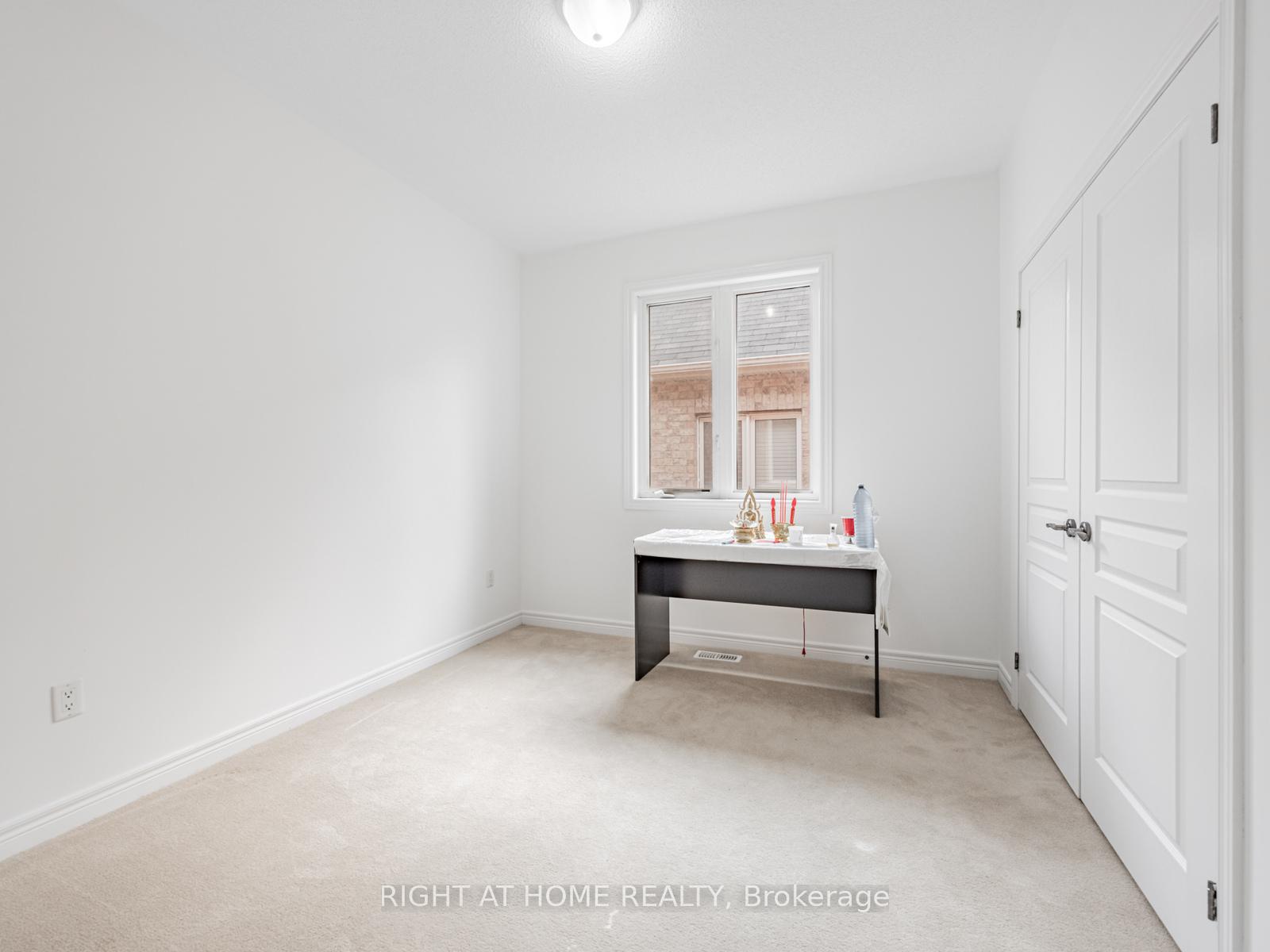 Photo 24 of 9 Lisson Crescent, Brampton, Credit Valley — HOMEH