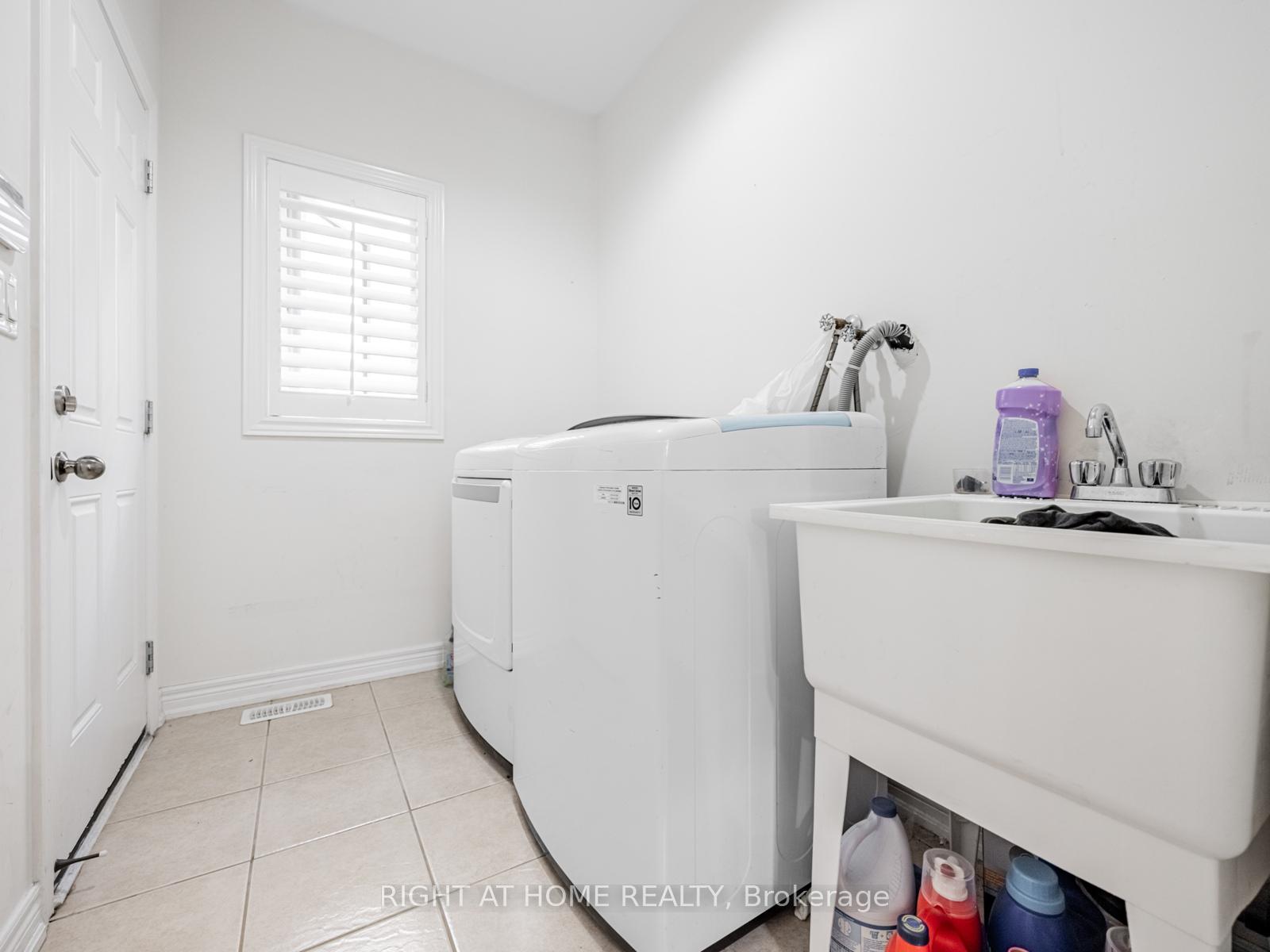 Photo 34 of 9 Lisson Crescent, Brampton, Credit Valley — HOMEH