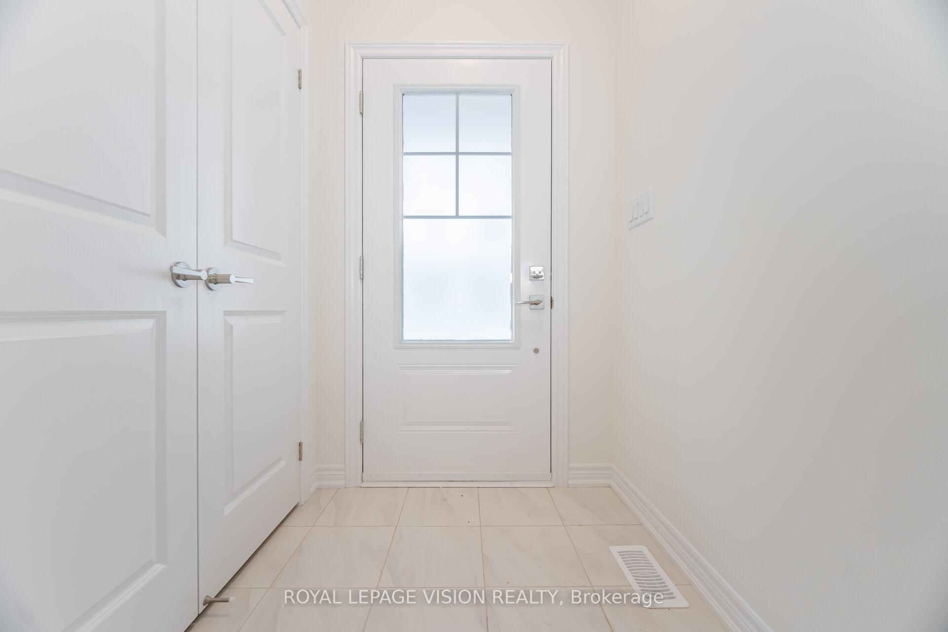 Photo 2 of 38 Folcroft Street, Brampton, Credit Valley — HOMEH