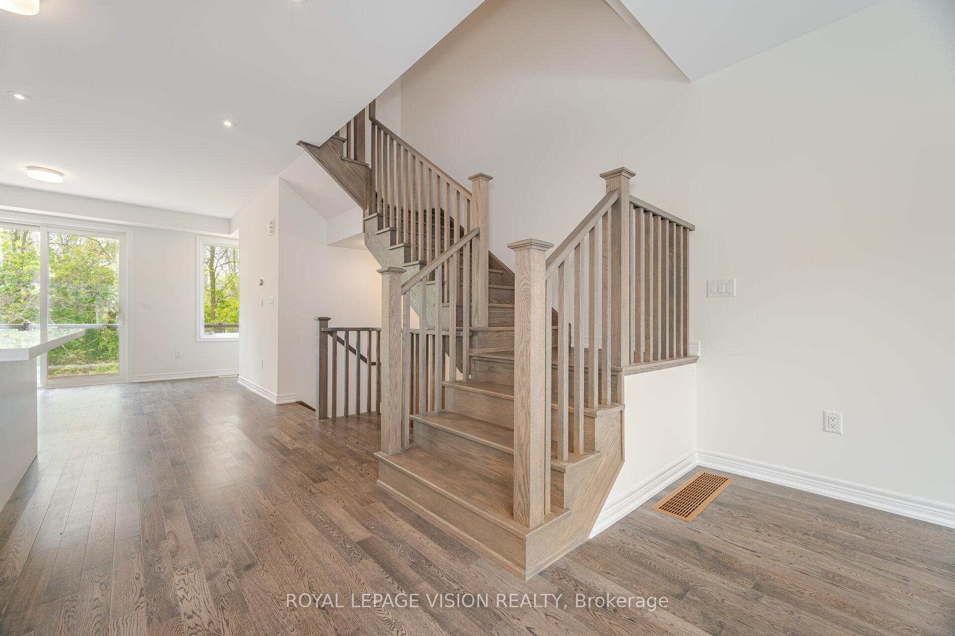 Photo 4 of 38 Folcroft Street, Brampton, Credit Valley — HOMEH