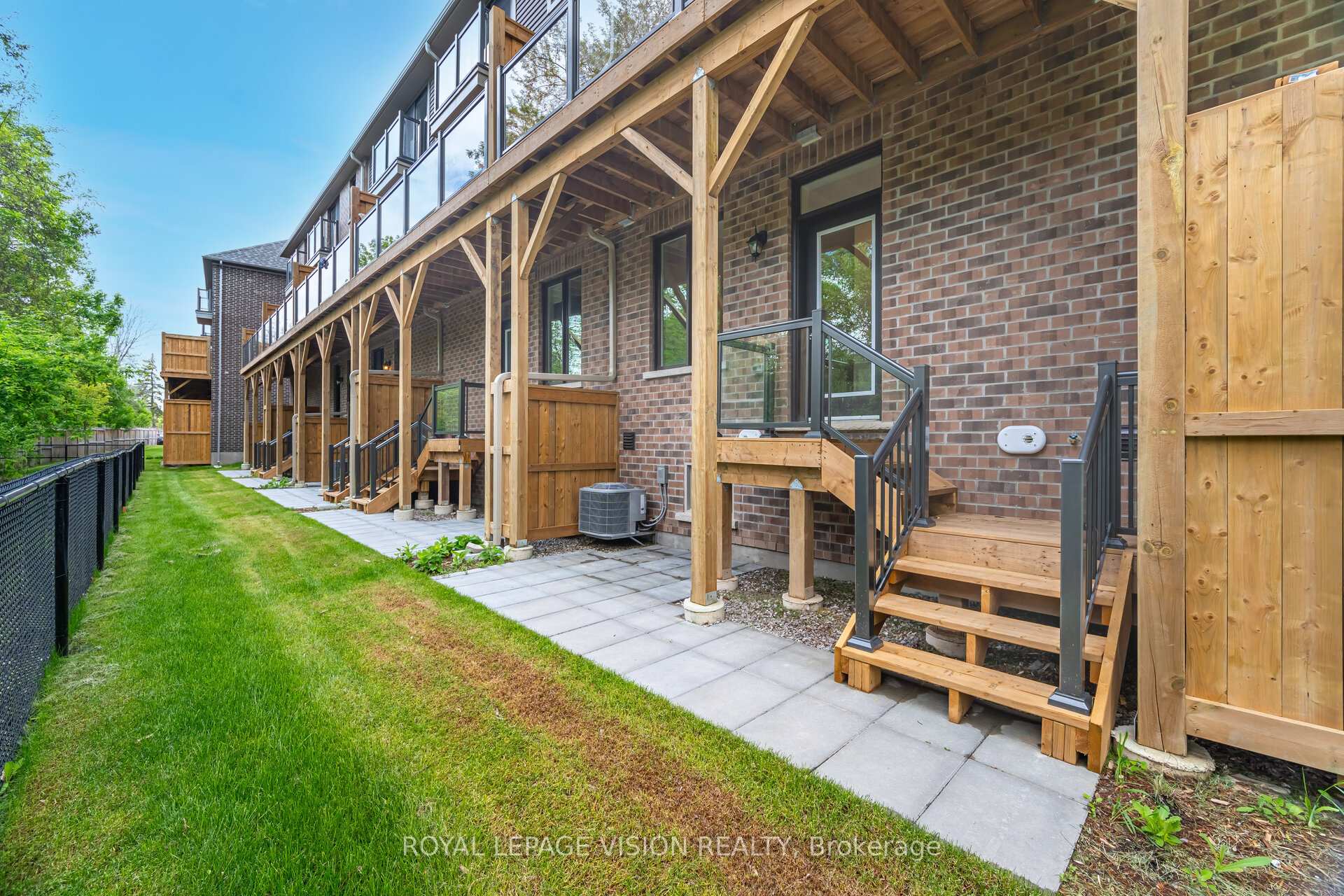 Photo 32 of 38 Folcroft Street, Brampton, Credit Valley — HOMEH