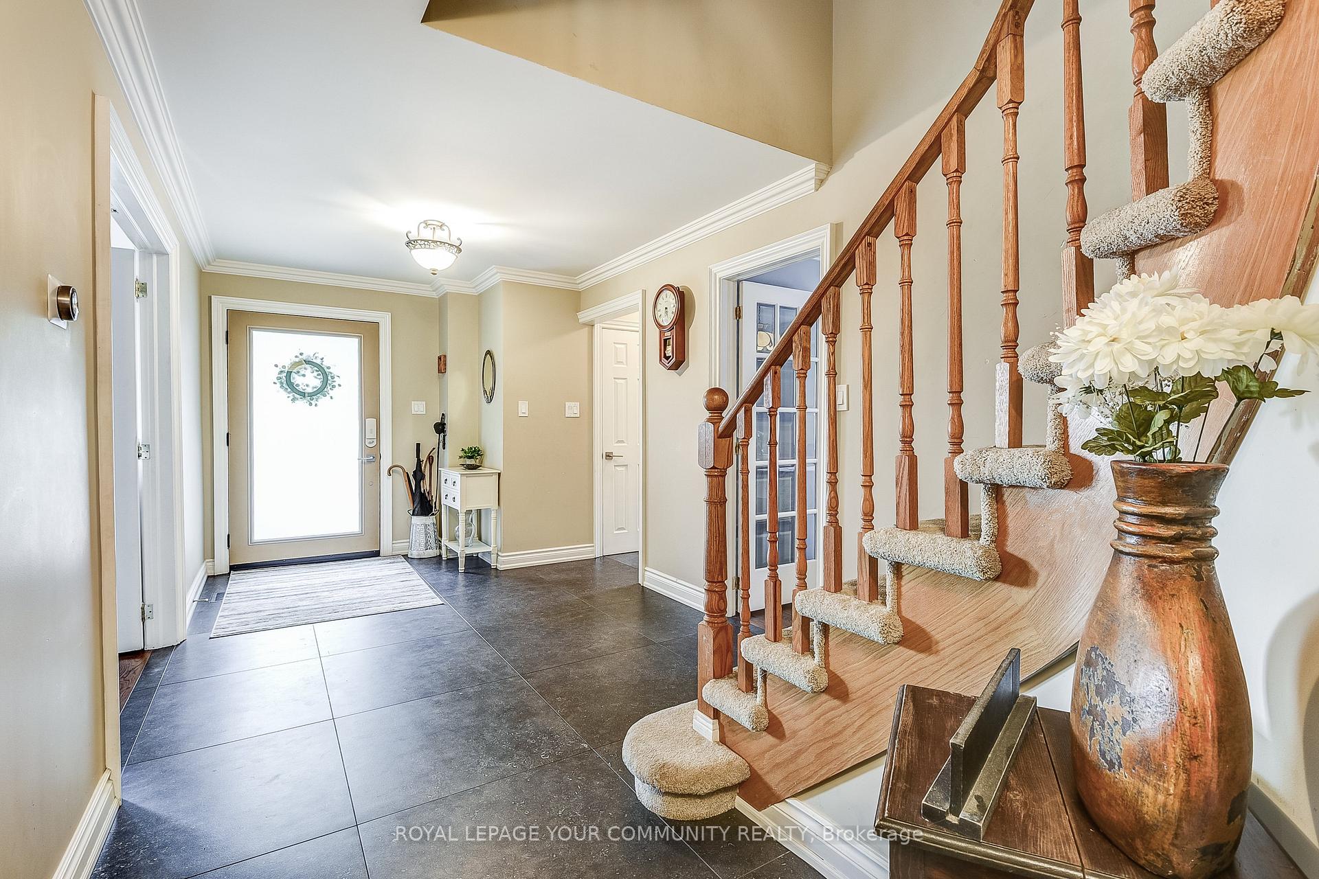 Photo 6 of 101 Walton Drive, Aurora, Aurora Village — HOMEH