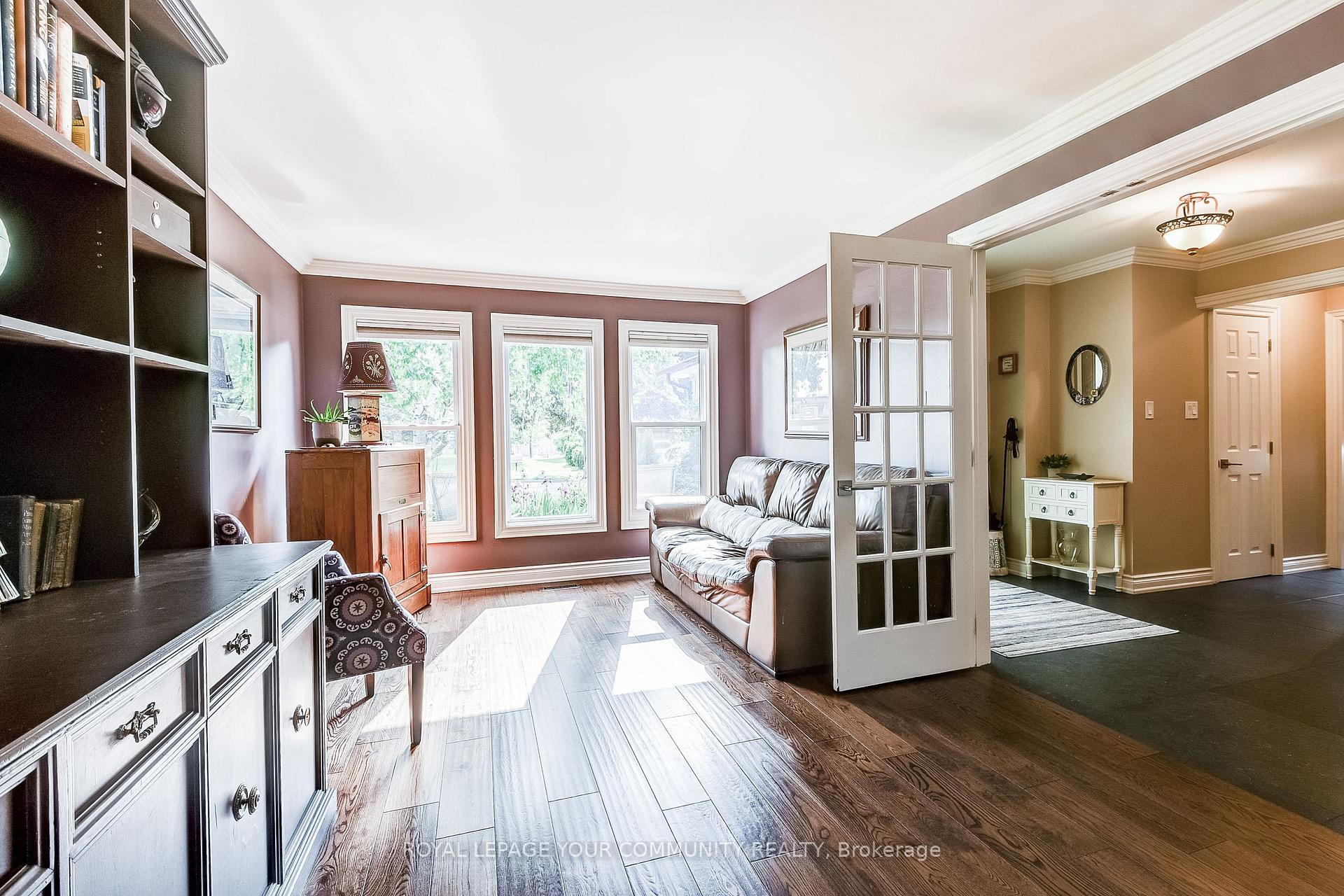 Photo 8 of 101 Walton Drive, Aurora, Aurora Village — HOMEH