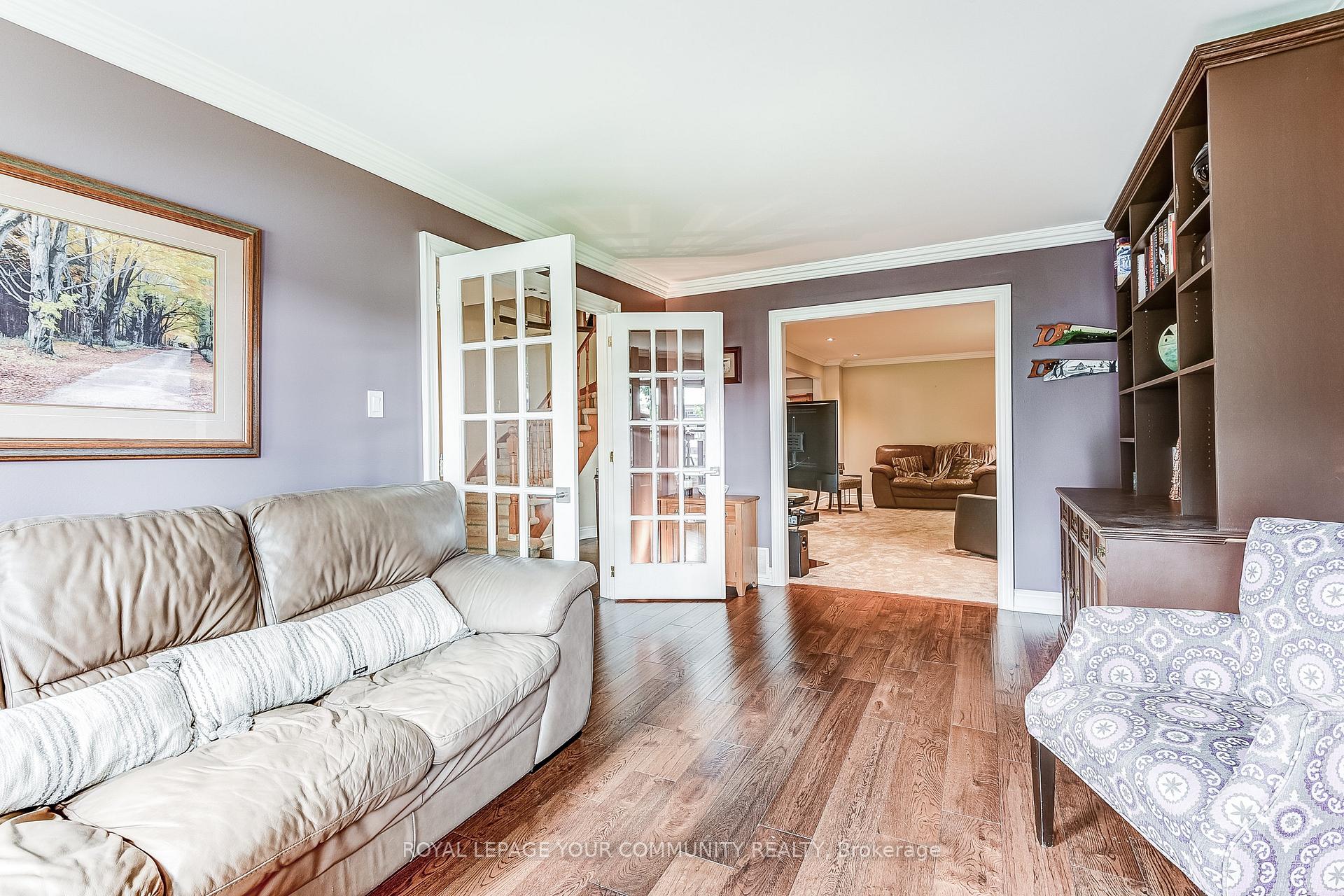 Photo 10 of 101 Walton Drive, Aurora, Aurora Village — HOMEH