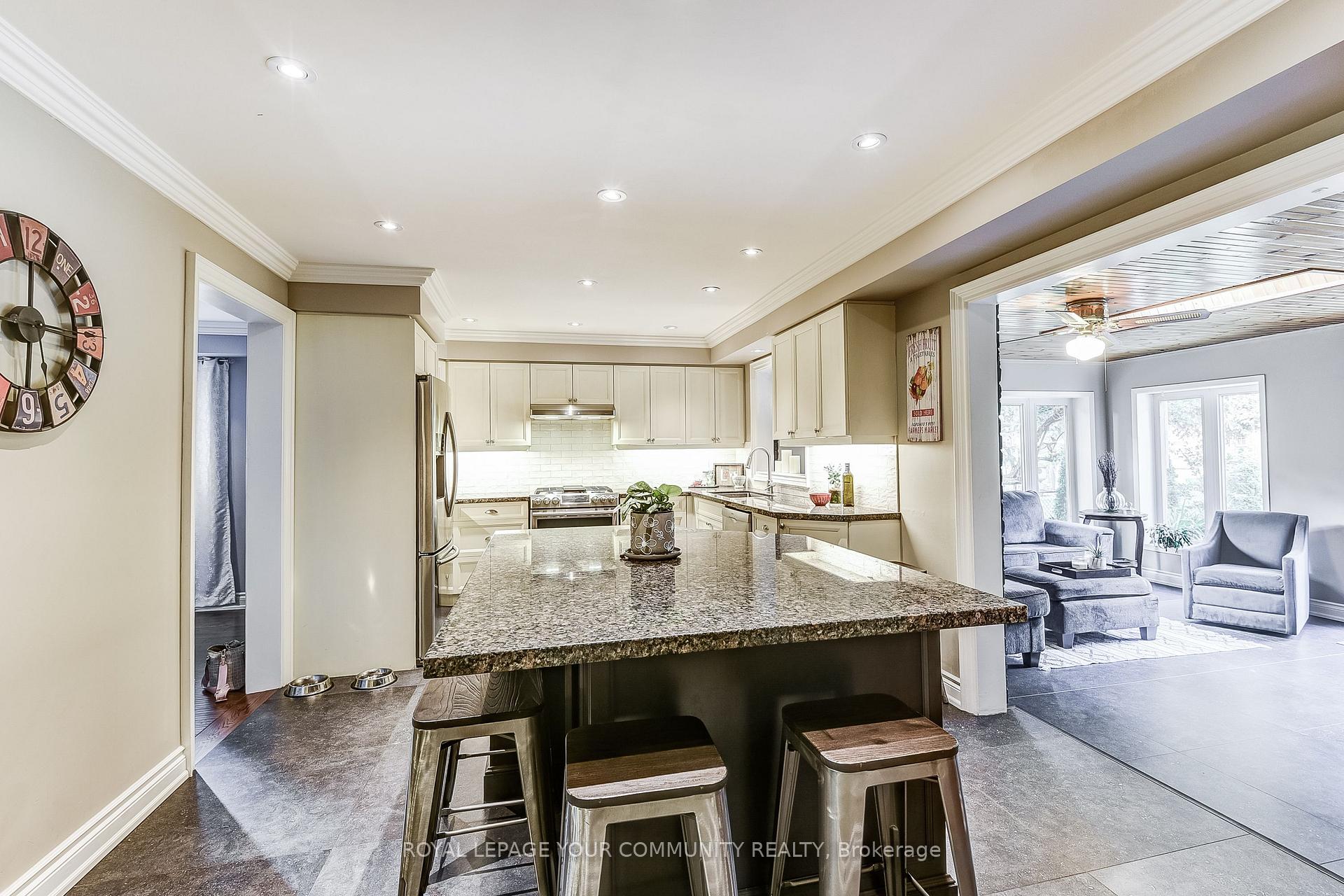 Photo 13 of 101 Walton Drive, Aurora, Aurora Village — HOMEH