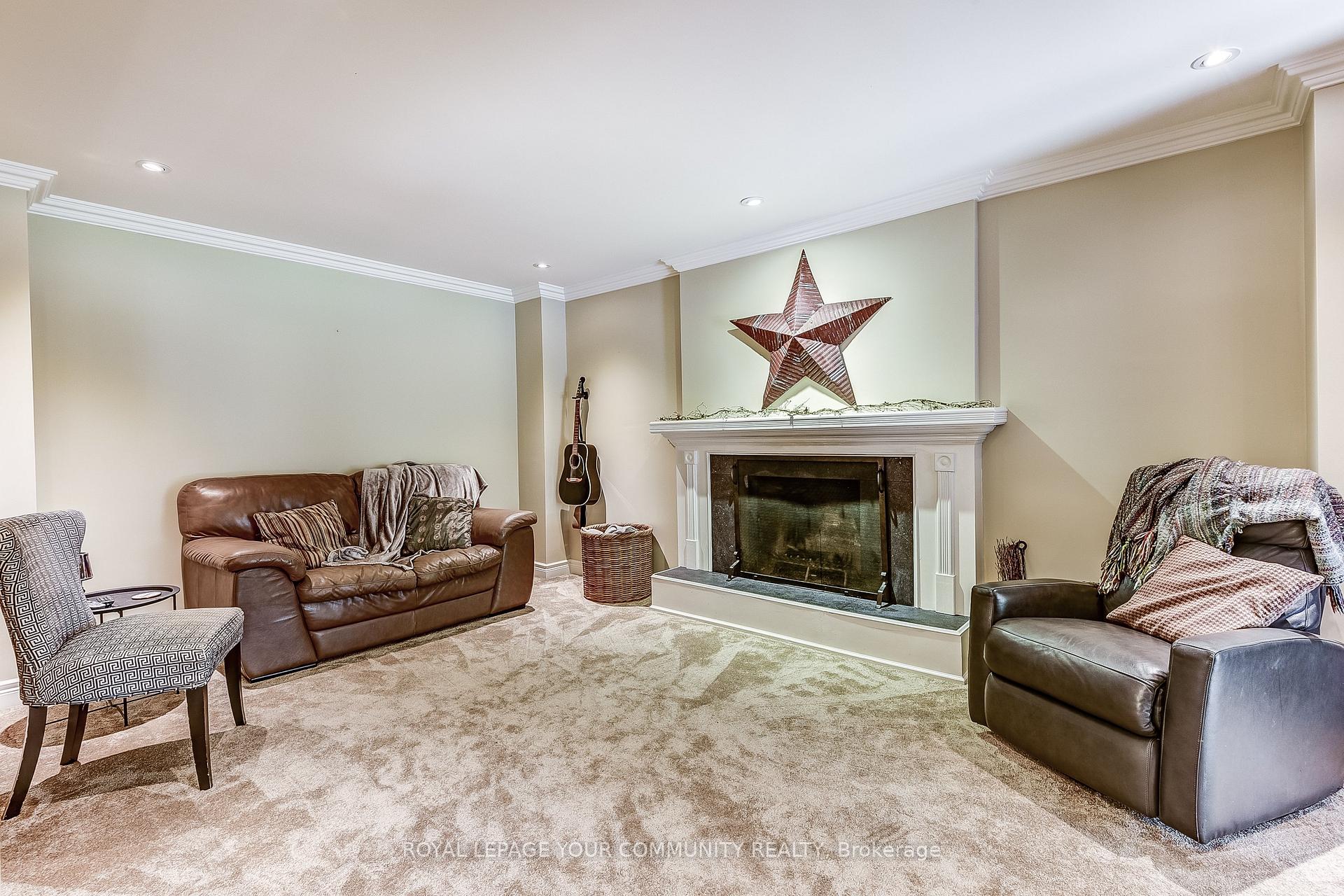 Photo 17 of 101 Walton Drive, Aurora, Aurora Village — HOMEH