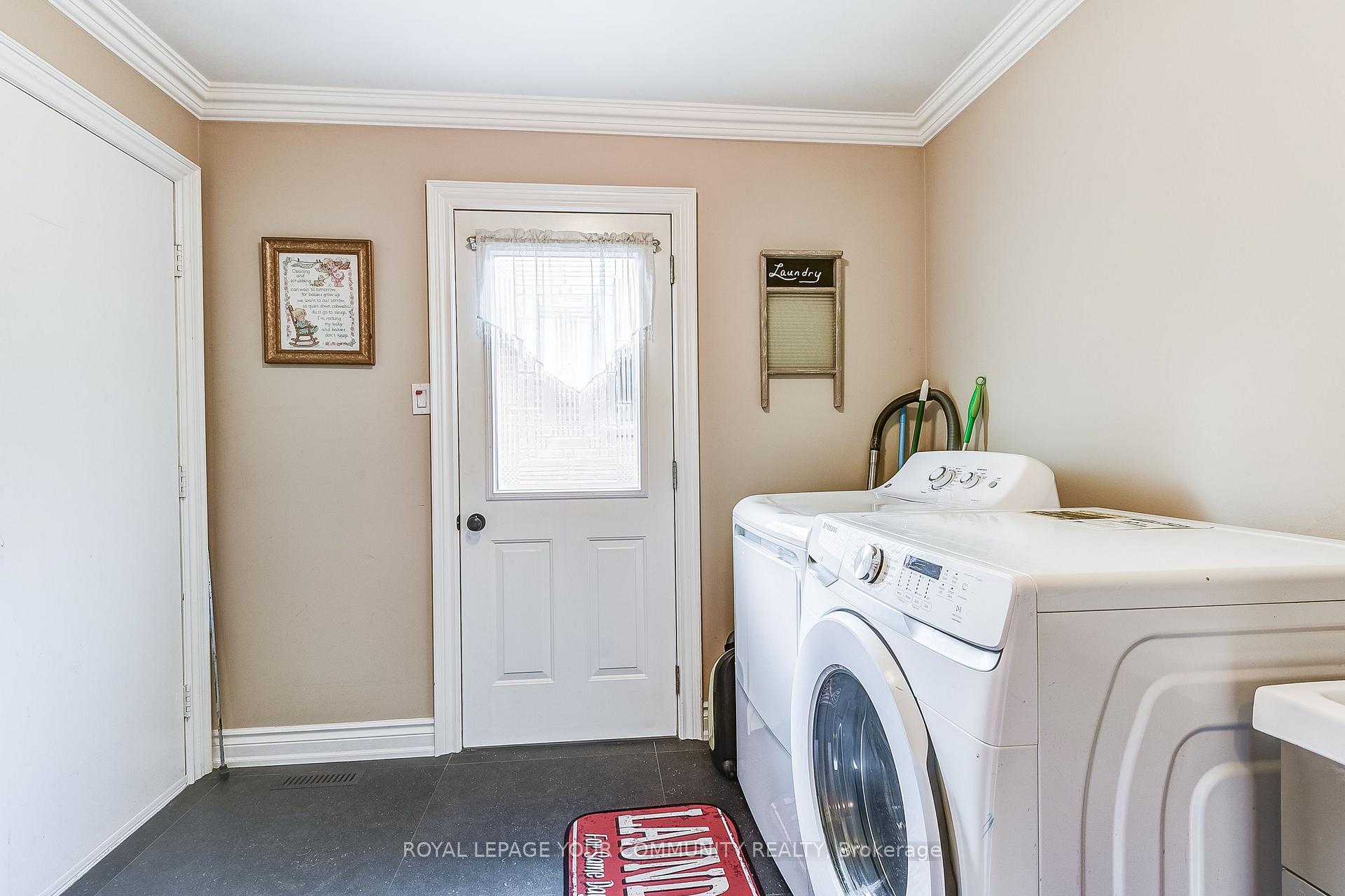 Photo 22 of 101 Walton Drive, Aurora, Aurora Village — HOMEH