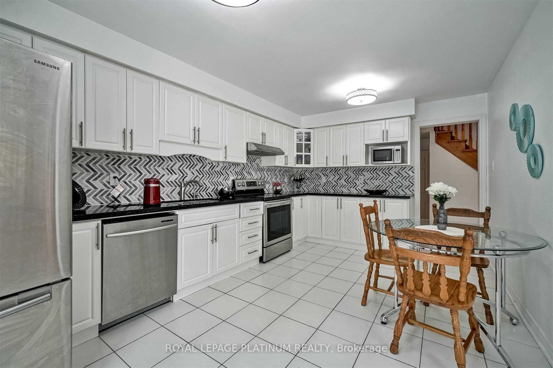 Photo 7 of 47 Quail Feather Crescent, Brampton, Sandringham-Wellington — HOMEH