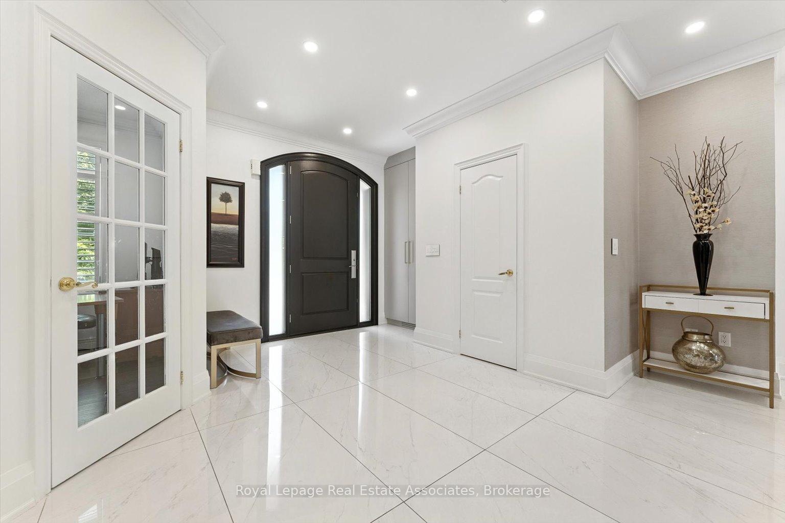 Photo 2 of 27 Grouse Lane, Brampton, Bram West — HOMEH