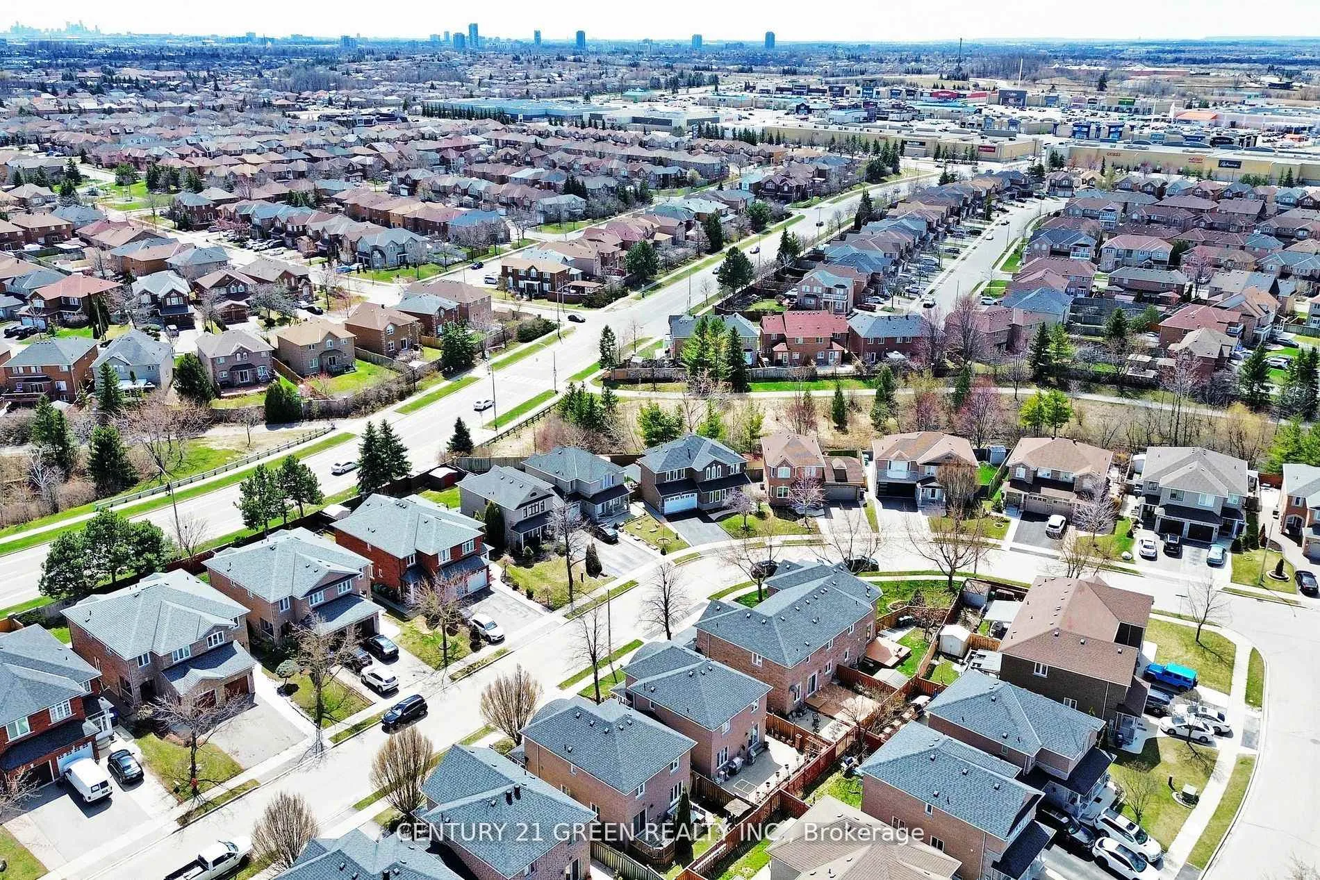 Photo 2 of 26 Dolphin Song Crescent, Brampton, Sandringham-Wellington — HOMEH