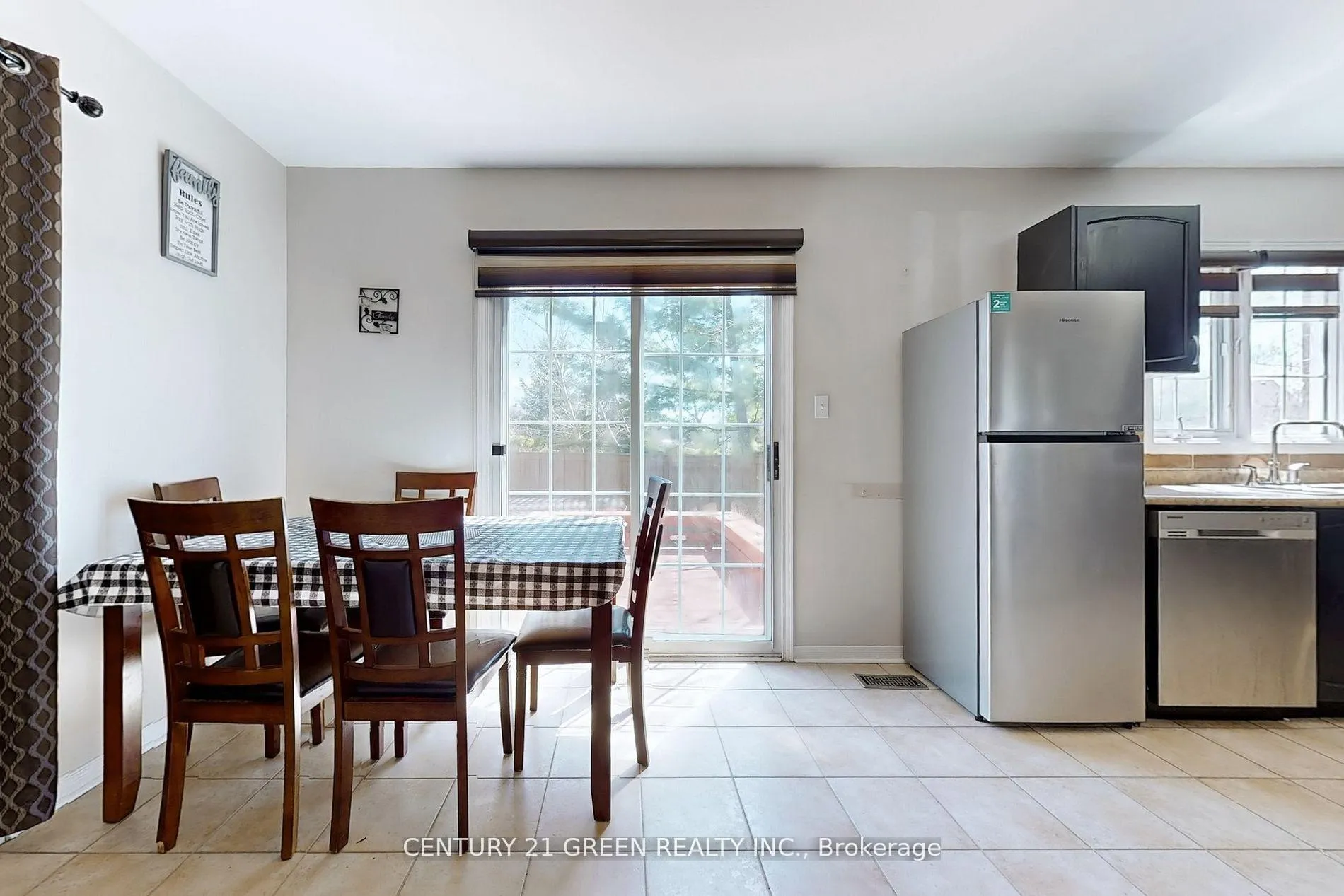 Photo 16 of 26 Dolphin Song Crescent, Brampton, Sandringham-Wellington — HOMEH