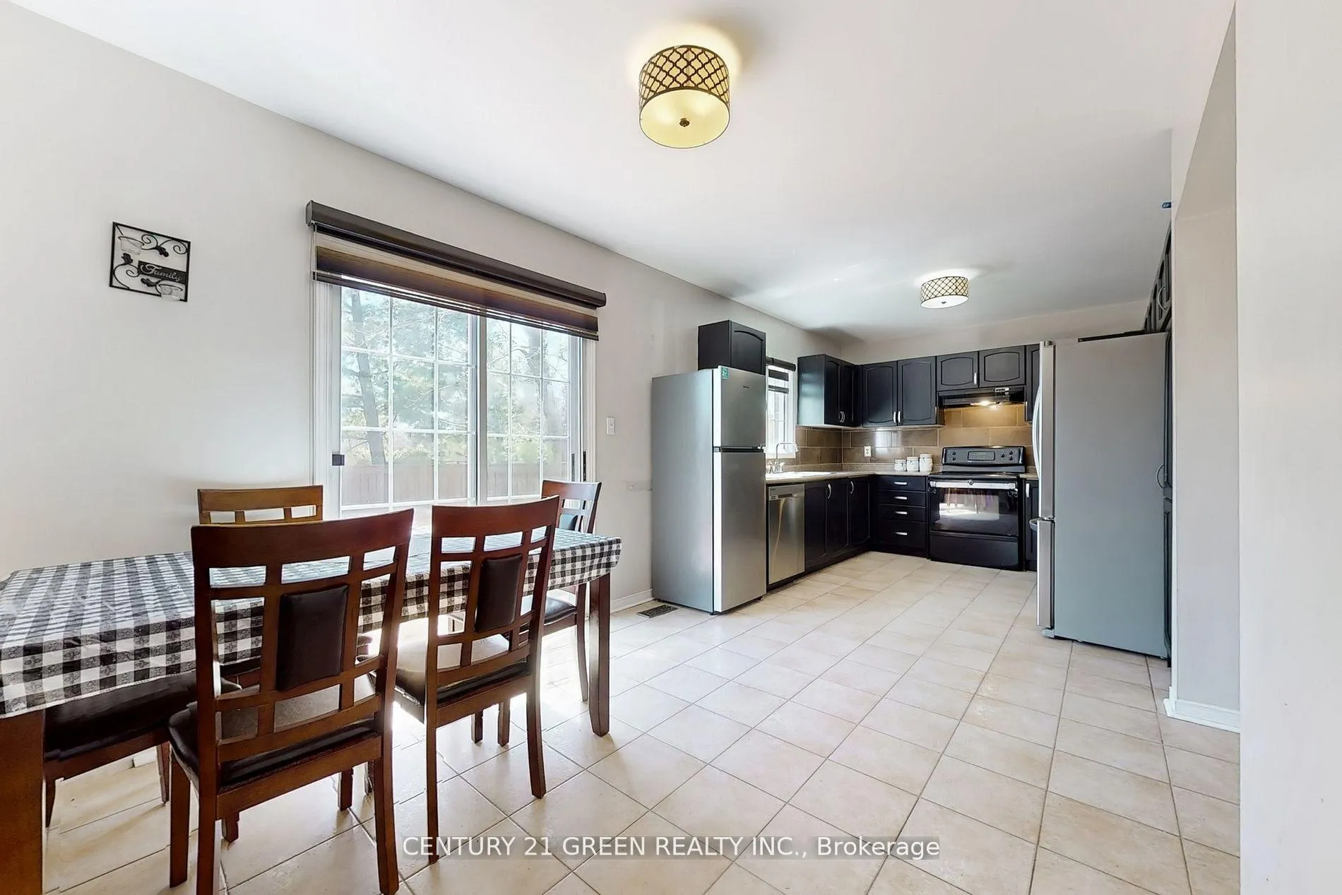 Photo 17 of 26 Dolphin Song Crescent, Brampton, Sandringham-Wellington — HOMEH