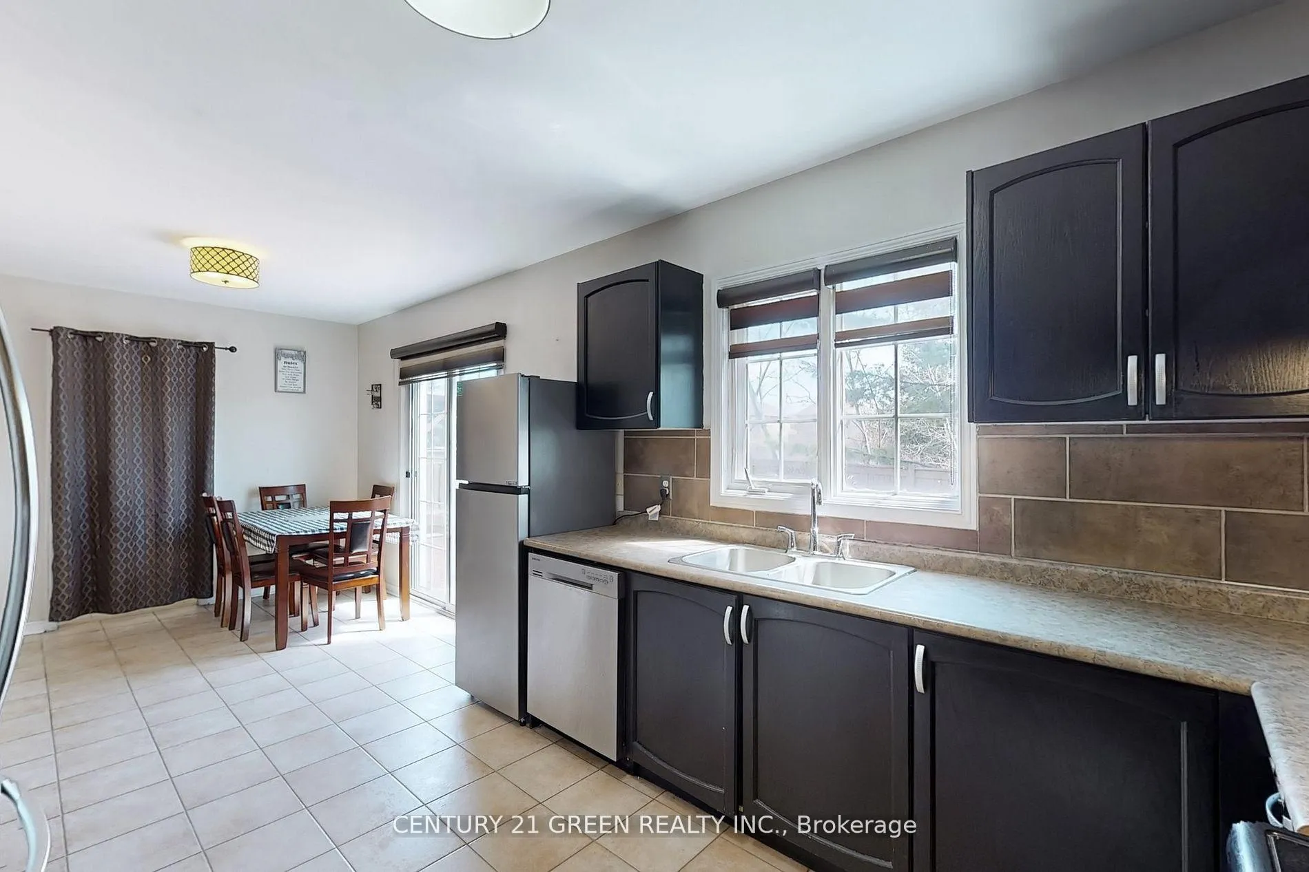 Photo 20 of 26 Dolphin Song Crescent, Brampton, Sandringham-Wellington — HOMEH