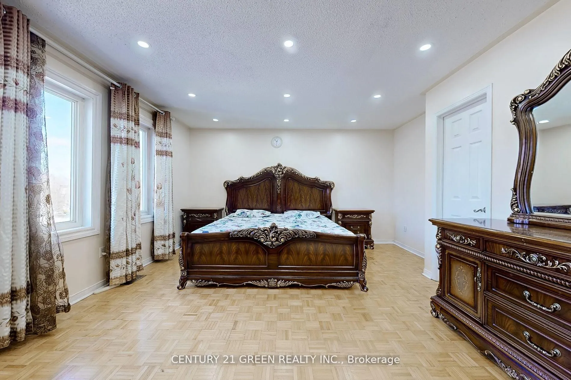 Photo 29 of 26 Dolphin Song Crescent, Brampton, Sandringham-Wellington — HOMEH