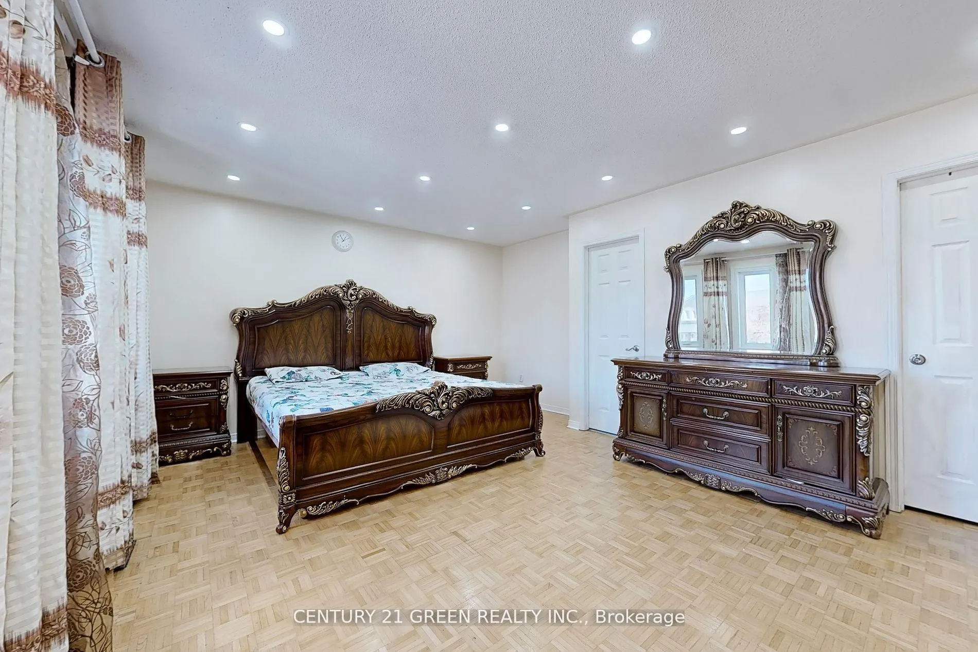 Photo 30 of 26 Dolphin Song Crescent, Brampton, Sandringham-Wellington — HOMEH
