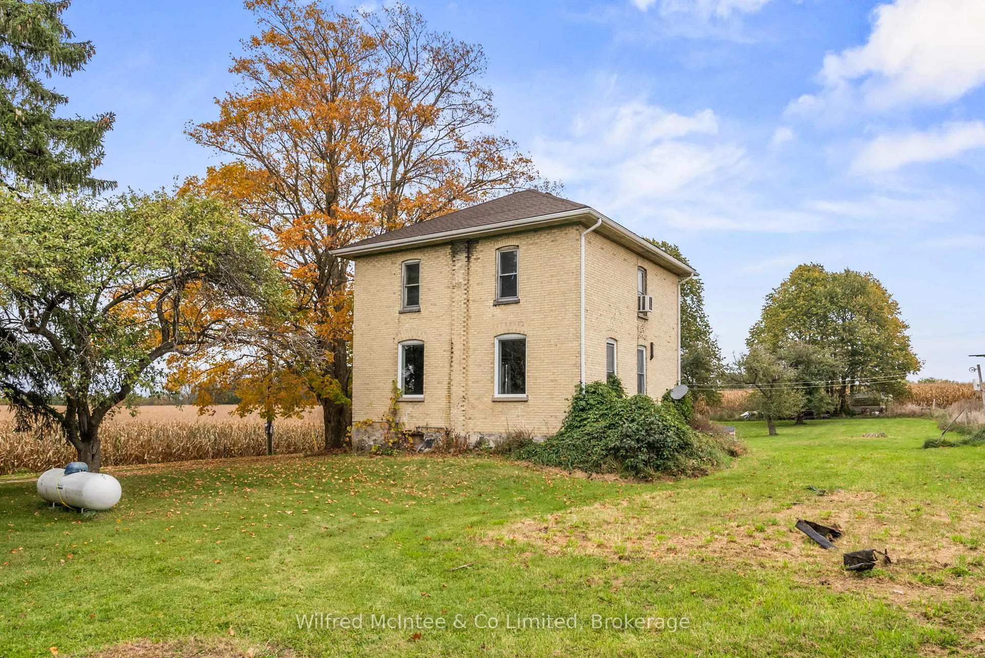 Photo 2 of 570 20 Side Road, Brockton — HOMEH