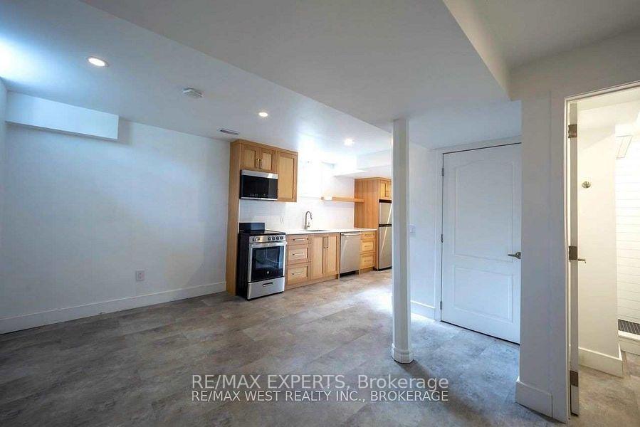 Photo 2 of 18 Domenico Crescent, Brampton, Bram East — HOMEH