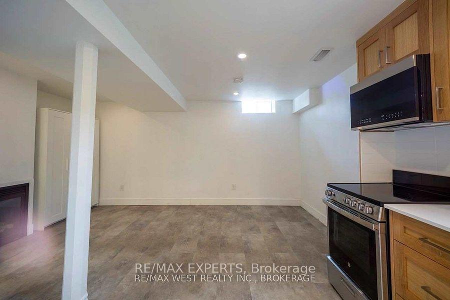 Photo 3 of 18 Domenico Crescent, Brampton, Bram East — HOMEH