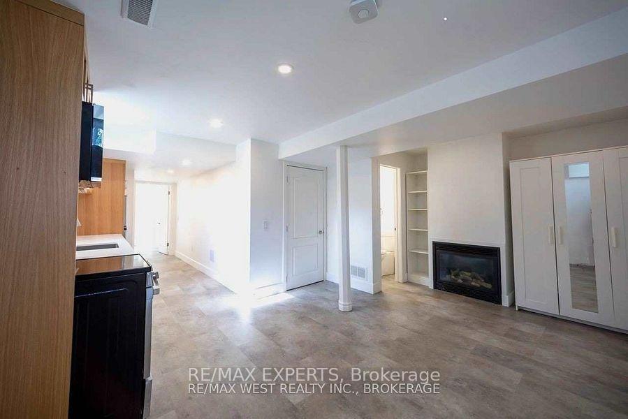 Photo 5 of 18 Domenico Crescent, Brampton, Bram East — HOMEH