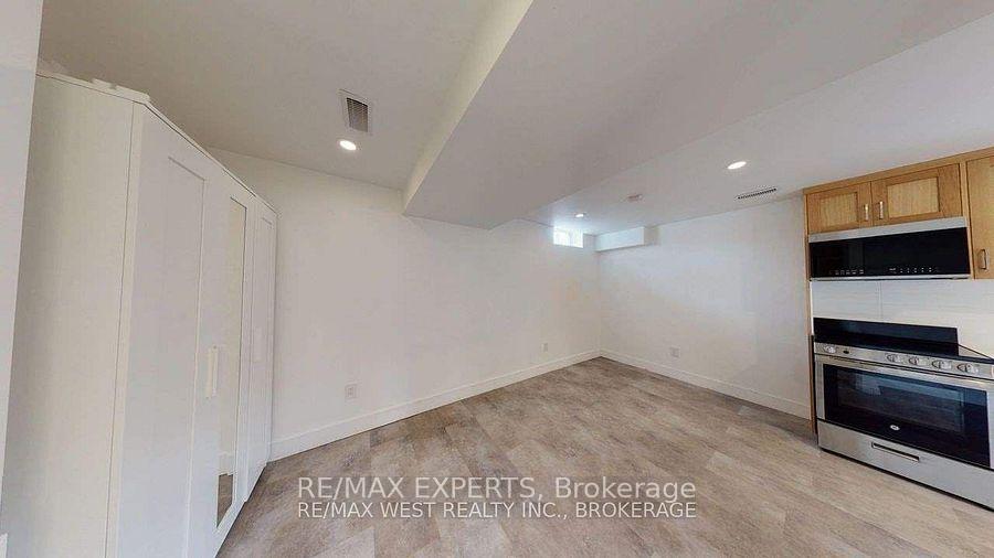 Photo 6 of 18 Domenico Crescent, Brampton, Bram East — HOMEH