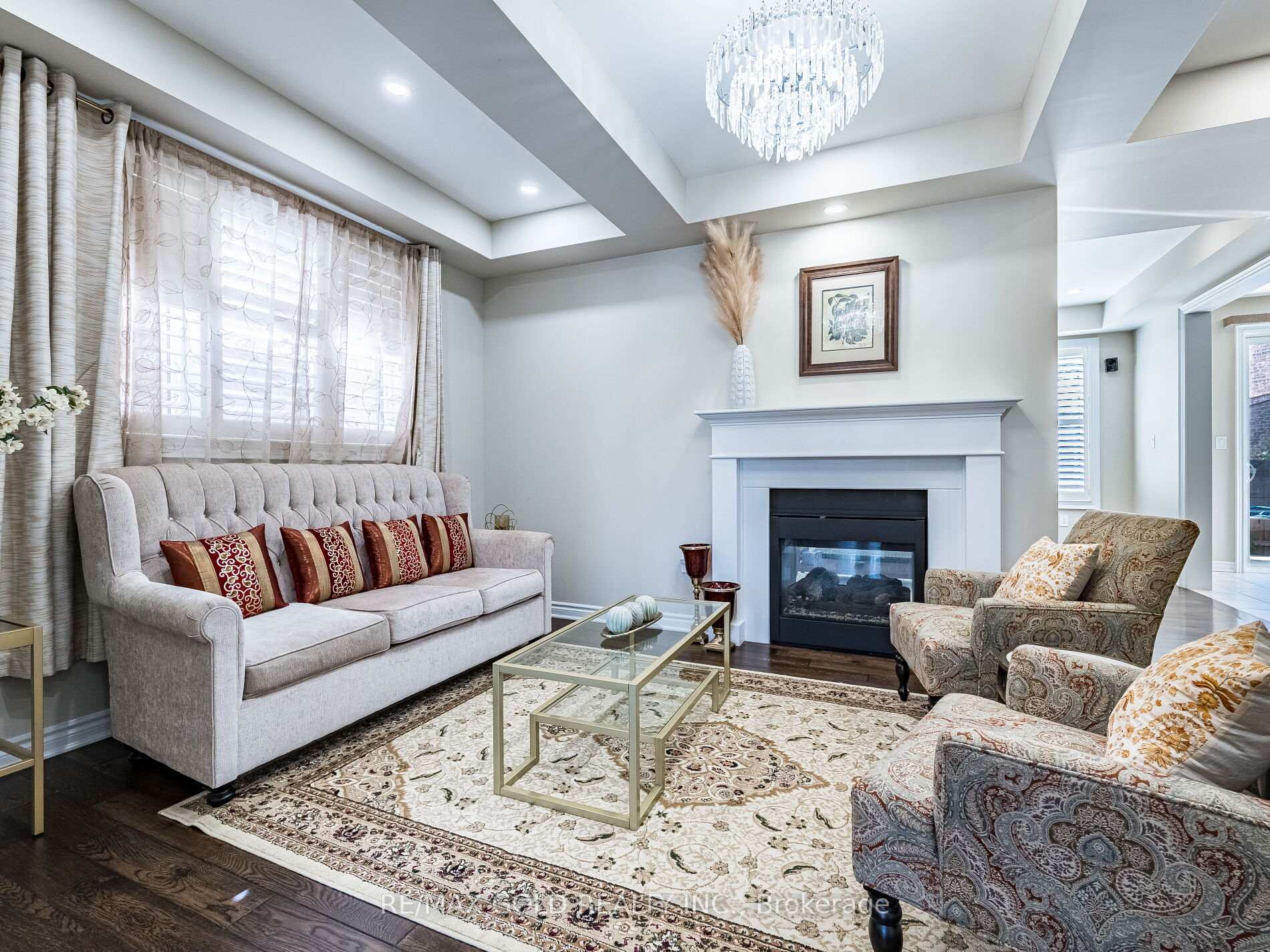 Photo 5 of 140 Thornbush Boulevard, Brampton, Northwest Brampton — HOMEH