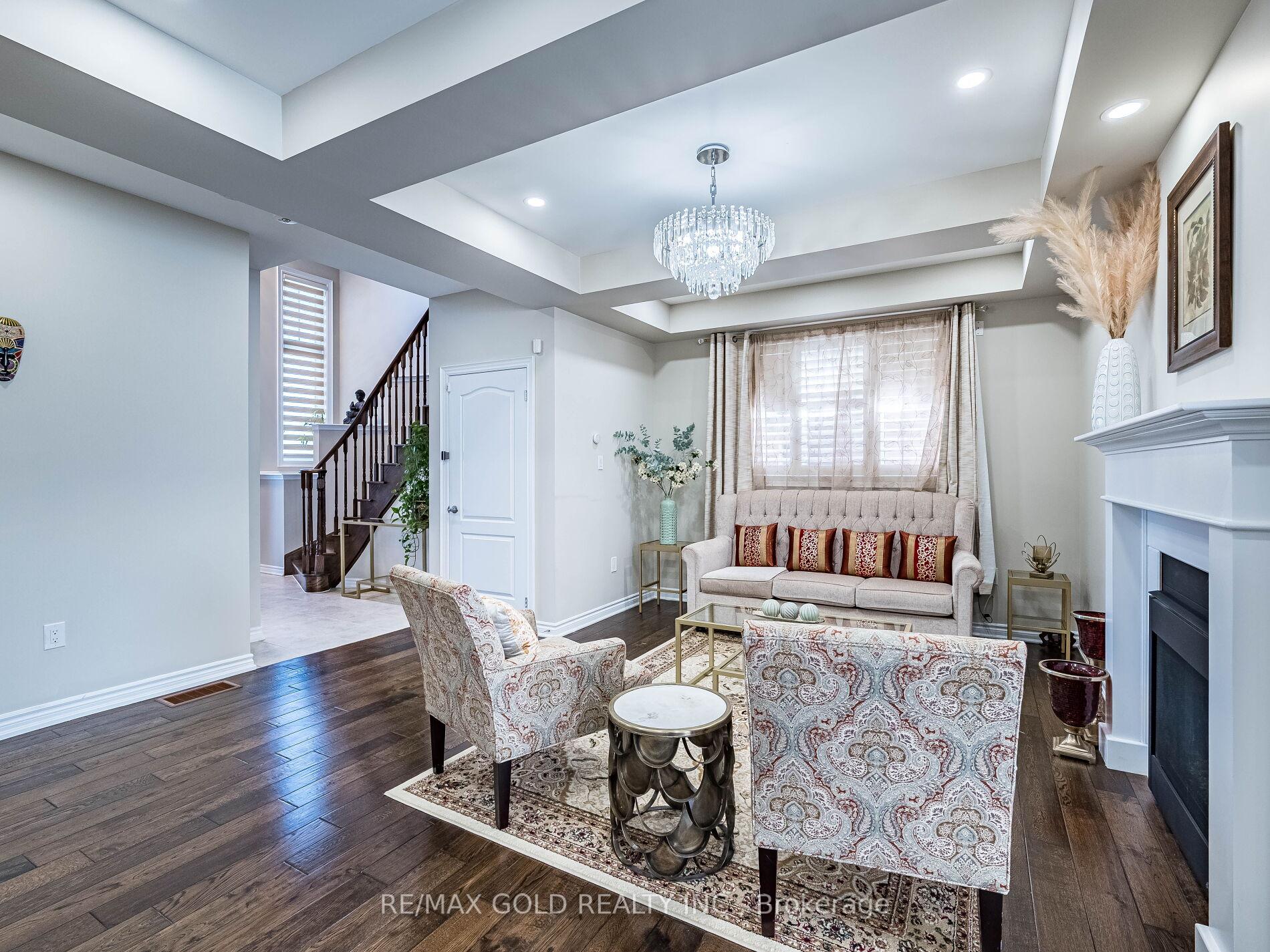 Photo 7 of 140 Thornbush Boulevard, Brampton, Northwest Brampton — HOMEH
