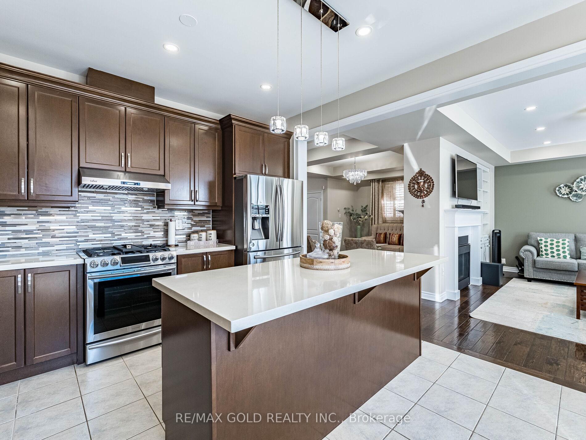 Photo 11 of 140 Thornbush Boulevard, Brampton, Northwest Brampton — HOMEH