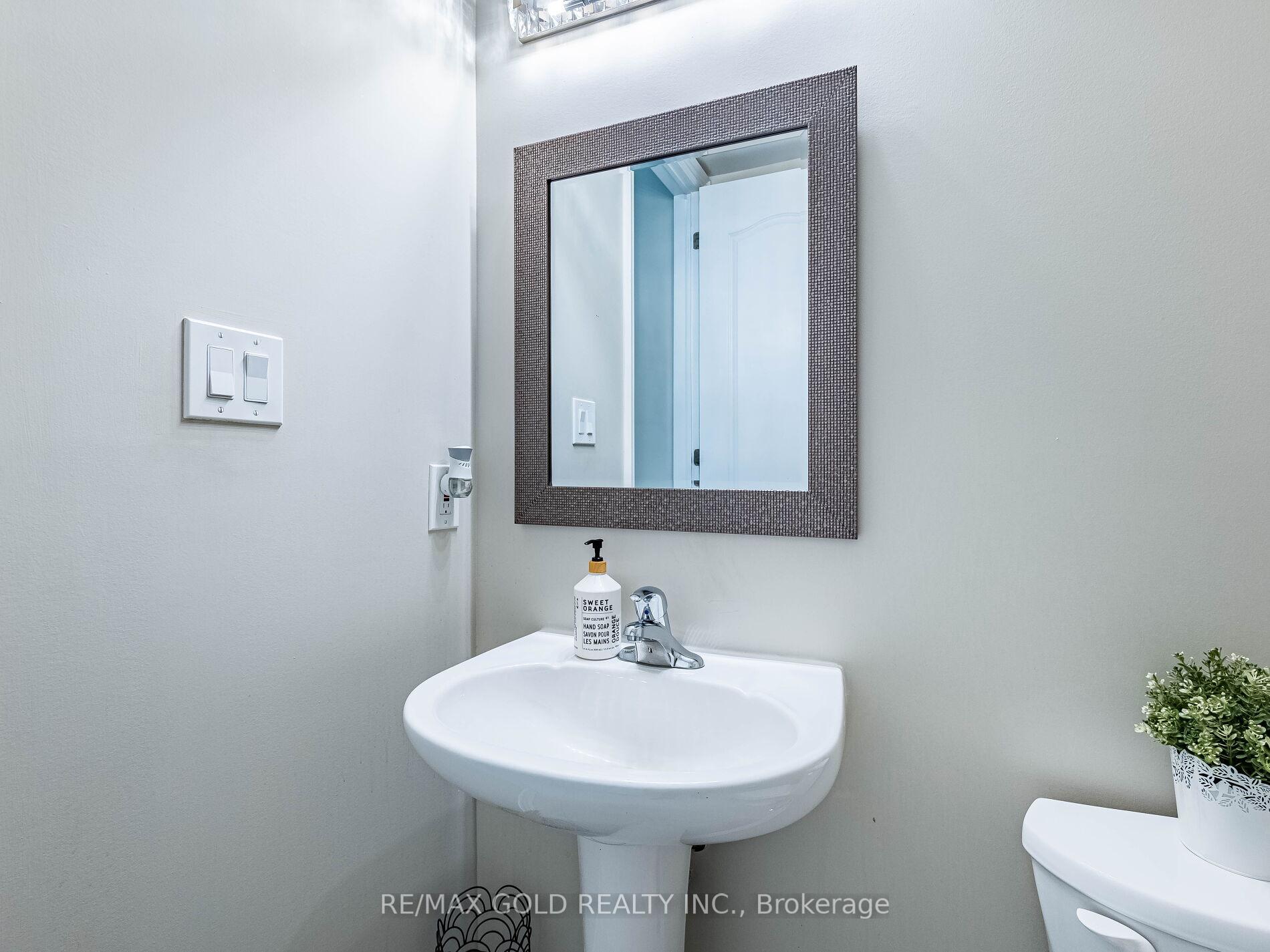 Photo 17 of 140 Thornbush Boulevard, Brampton, Northwest Brampton — HOMEH