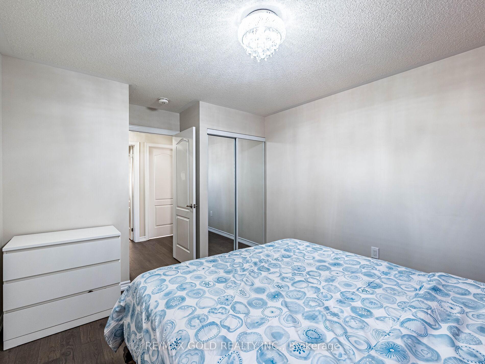 Photo 23 of 140 Thornbush Boulevard, Brampton, Northwest Brampton — HOMEH