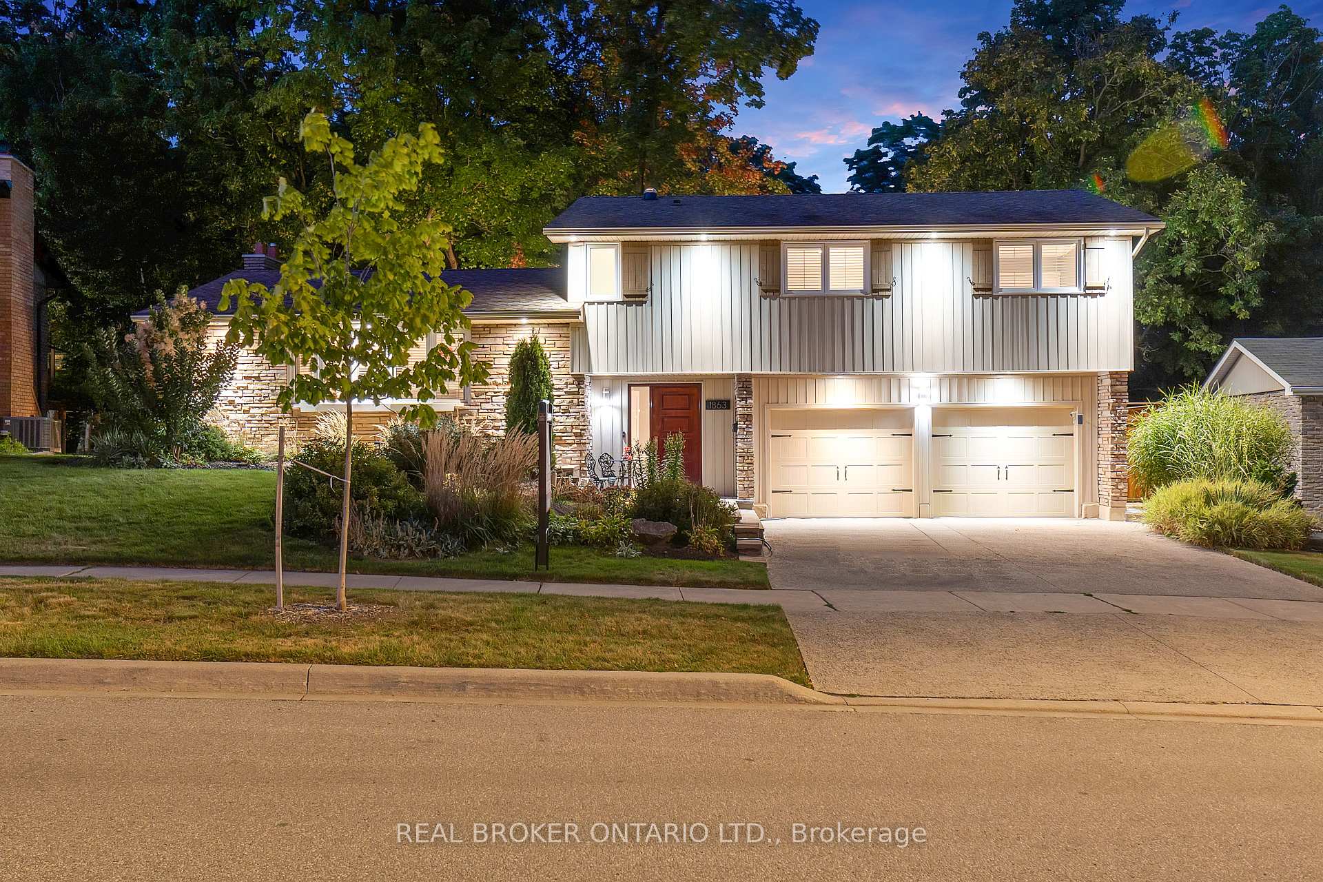 Front of 1863 Heather Hills Drive