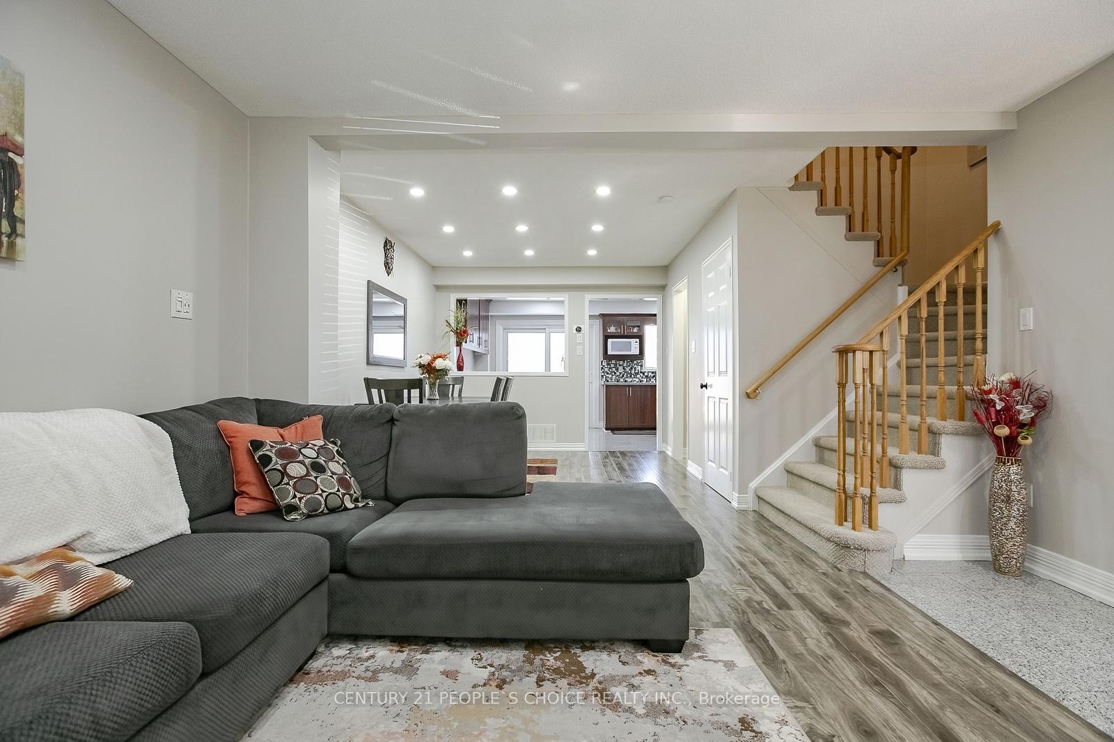 Photo 9 of 27 Caruso Drive, Brampton, Fletcher's West — HOMEH