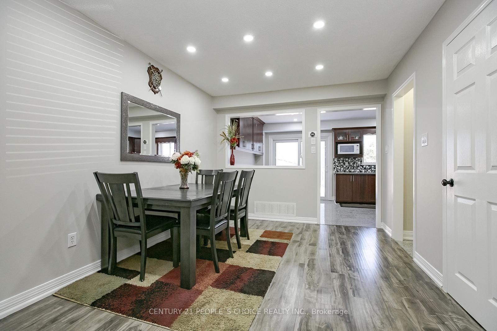 Photo 8 of 27 Caruso Drive, Brampton, Fletcher's West — HOMEH