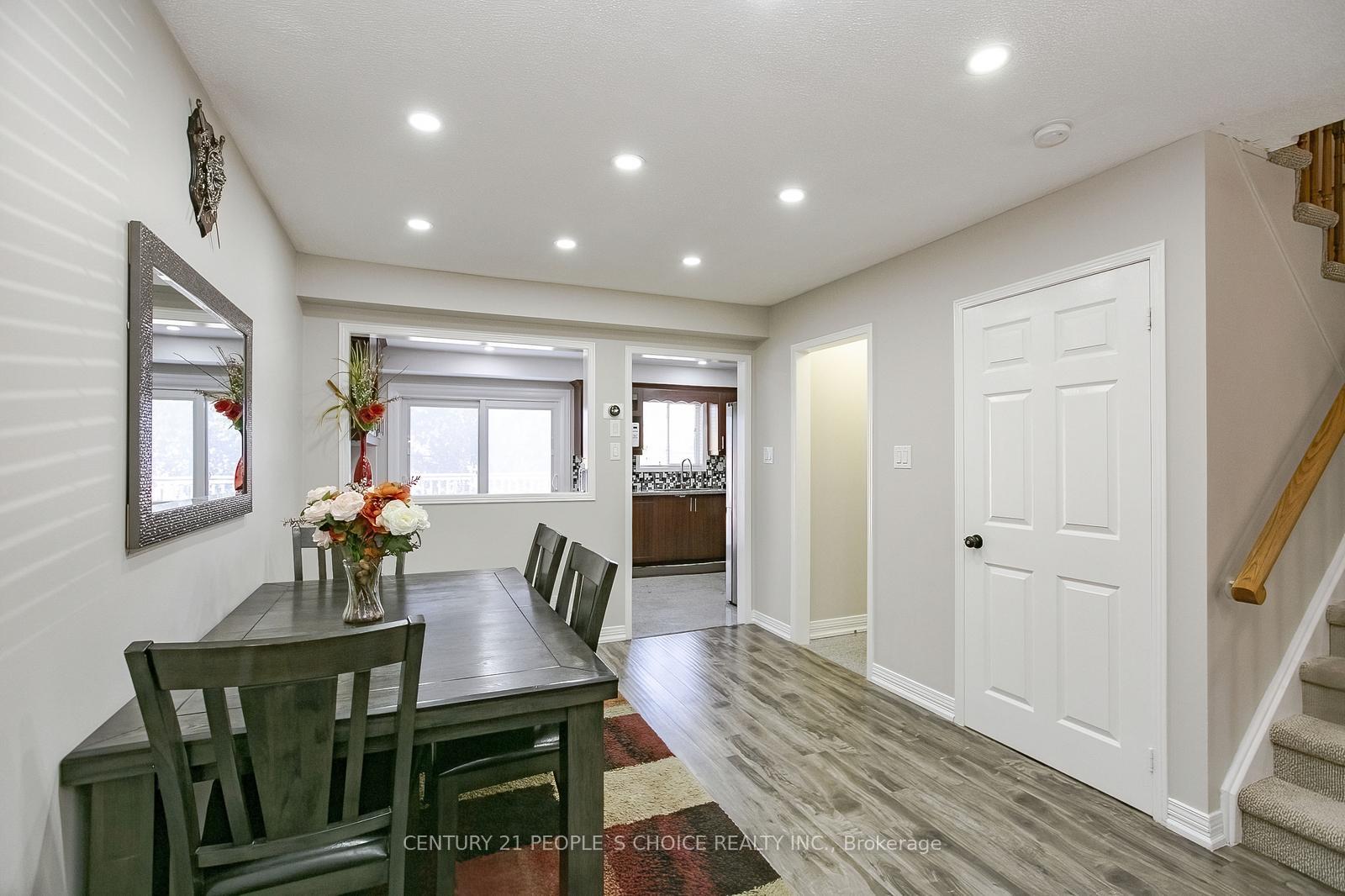 Photo 17 of 27 Caruso Drive, Brampton, Fletcher's West — HOMEH