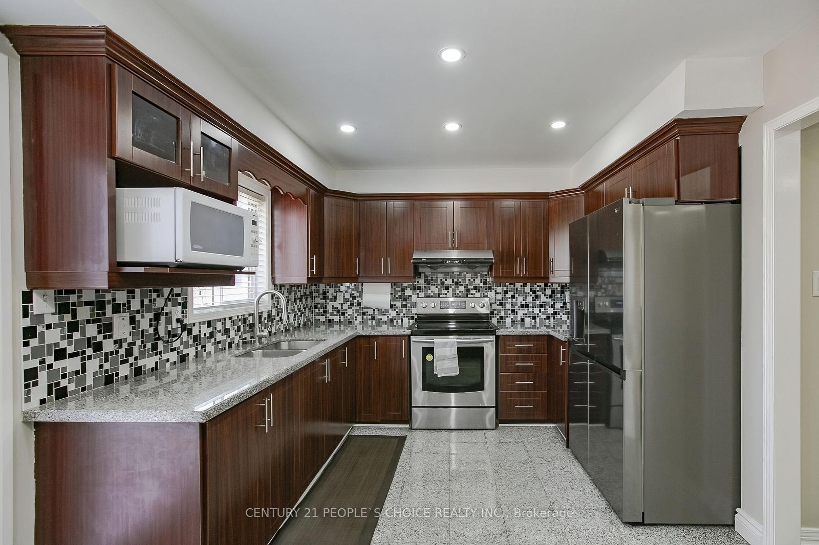 Photo 21 of 27 Caruso Drive, Brampton, Fletcher's West — HOMEH