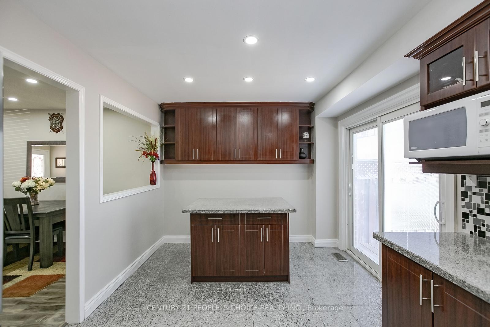 Photo 11 of 27 Caruso Drive, Brampton, Fletcher's West — HOMEH