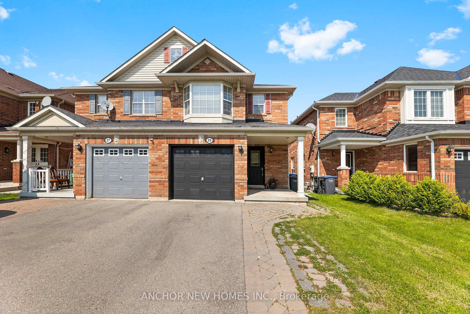 Photo 4 of 29 Levida Street, Brampton, Vales of Castlemore — HOMEH