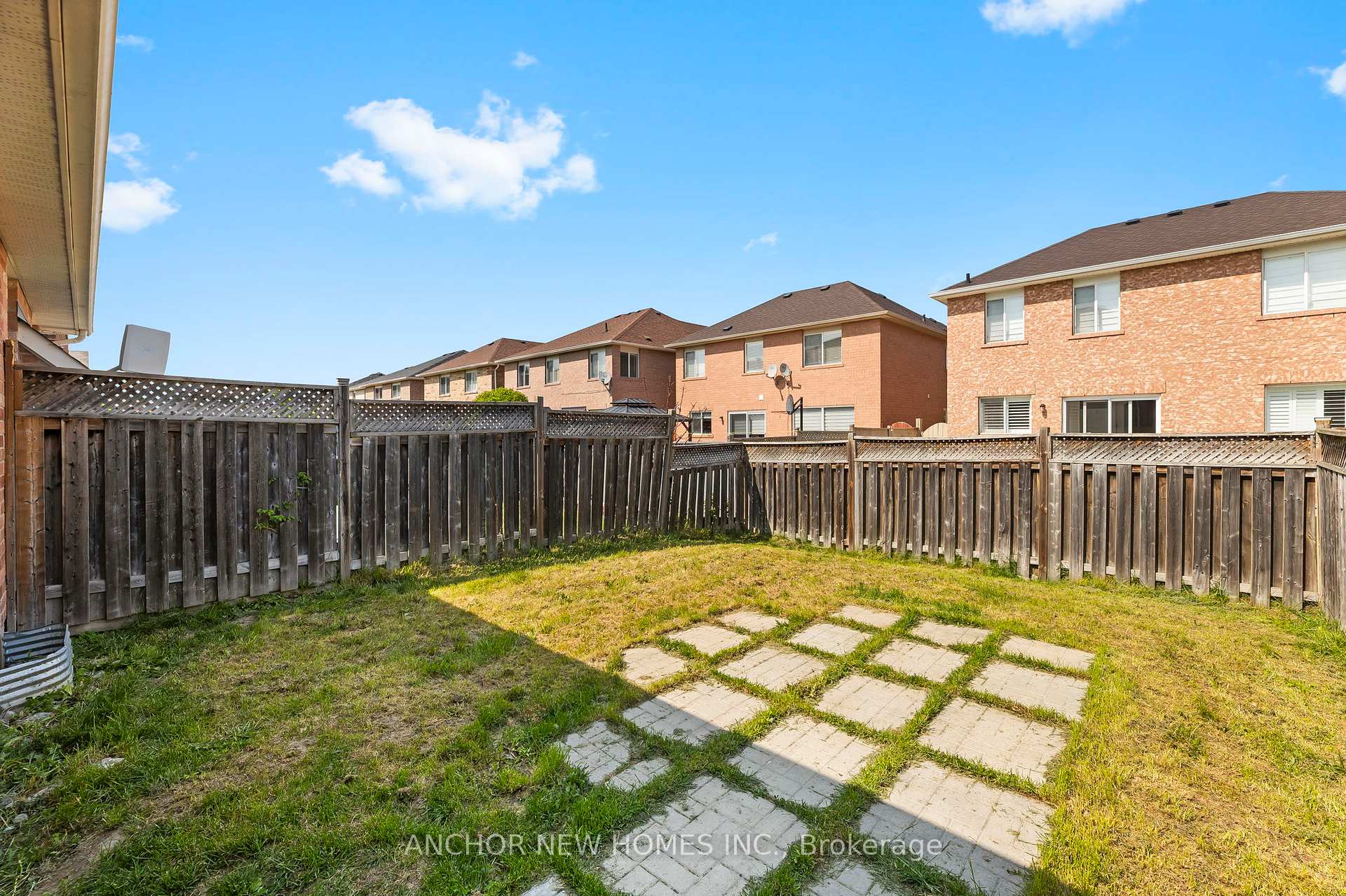 Photo 3 of 29 Levida Street, Brampton, Vales of Castlemore — HOMEH