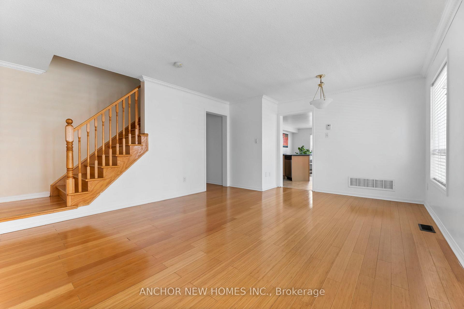 Photo 5 of 29 Levida Street, Brampton, Vales of Castlemore — HOMEH