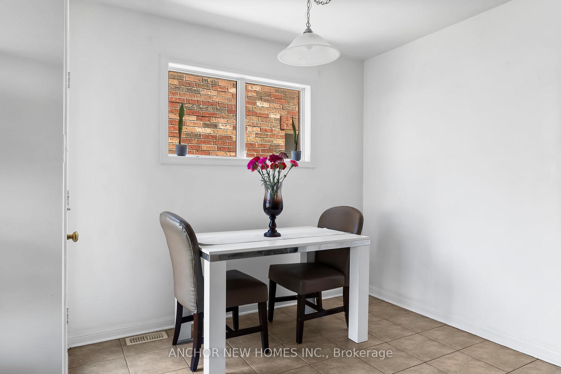 Photo 14 of 29 Levida Street, Brampton, Vales of Castlemore — HOMEH