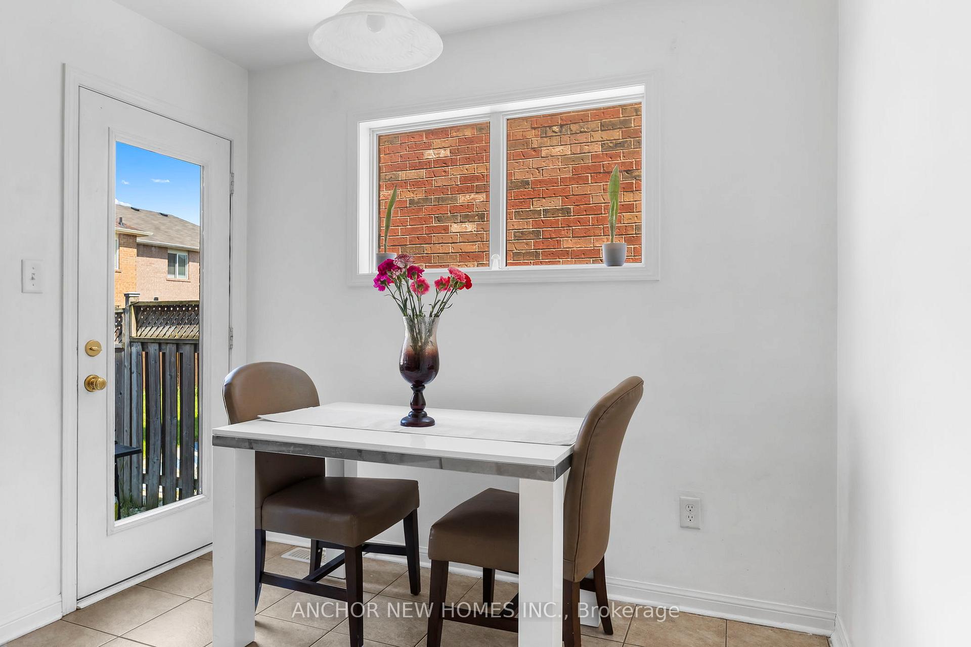 Photo 18 of 29 Levida Street, Brampton, Vales of Castlemore — HOMEH