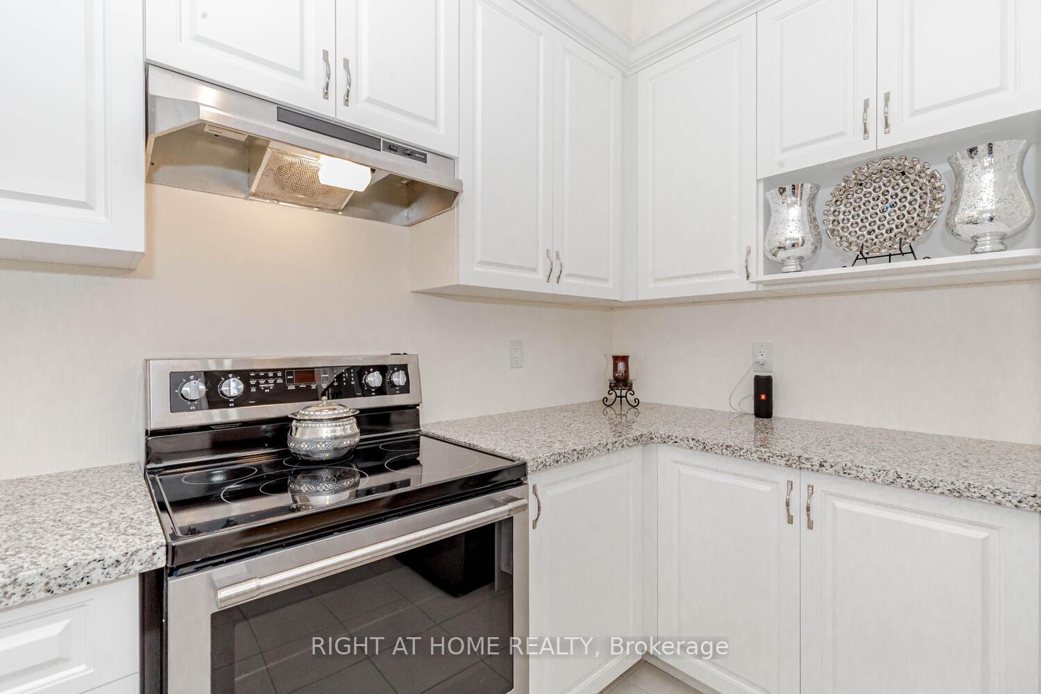 Photo 9 of 12 Donald Stewart Road, Brampton, Northwest Brampton — HOMEH