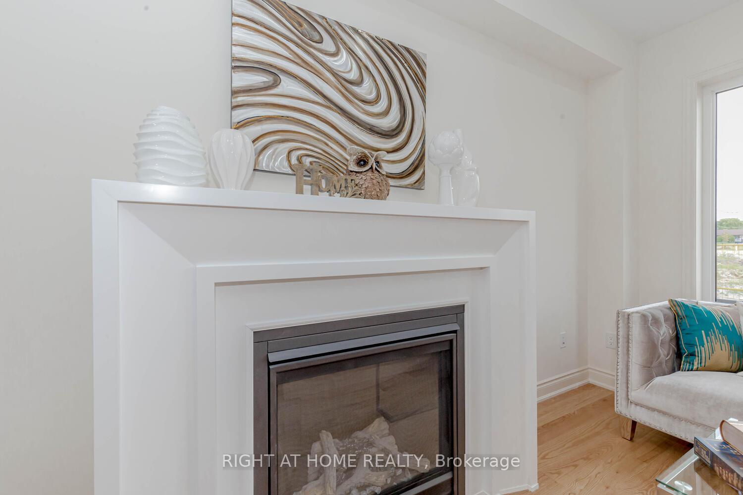 Photo 13 of 12 Donald Stewart Road, Brampton, Northwest Brampton — HOMEH